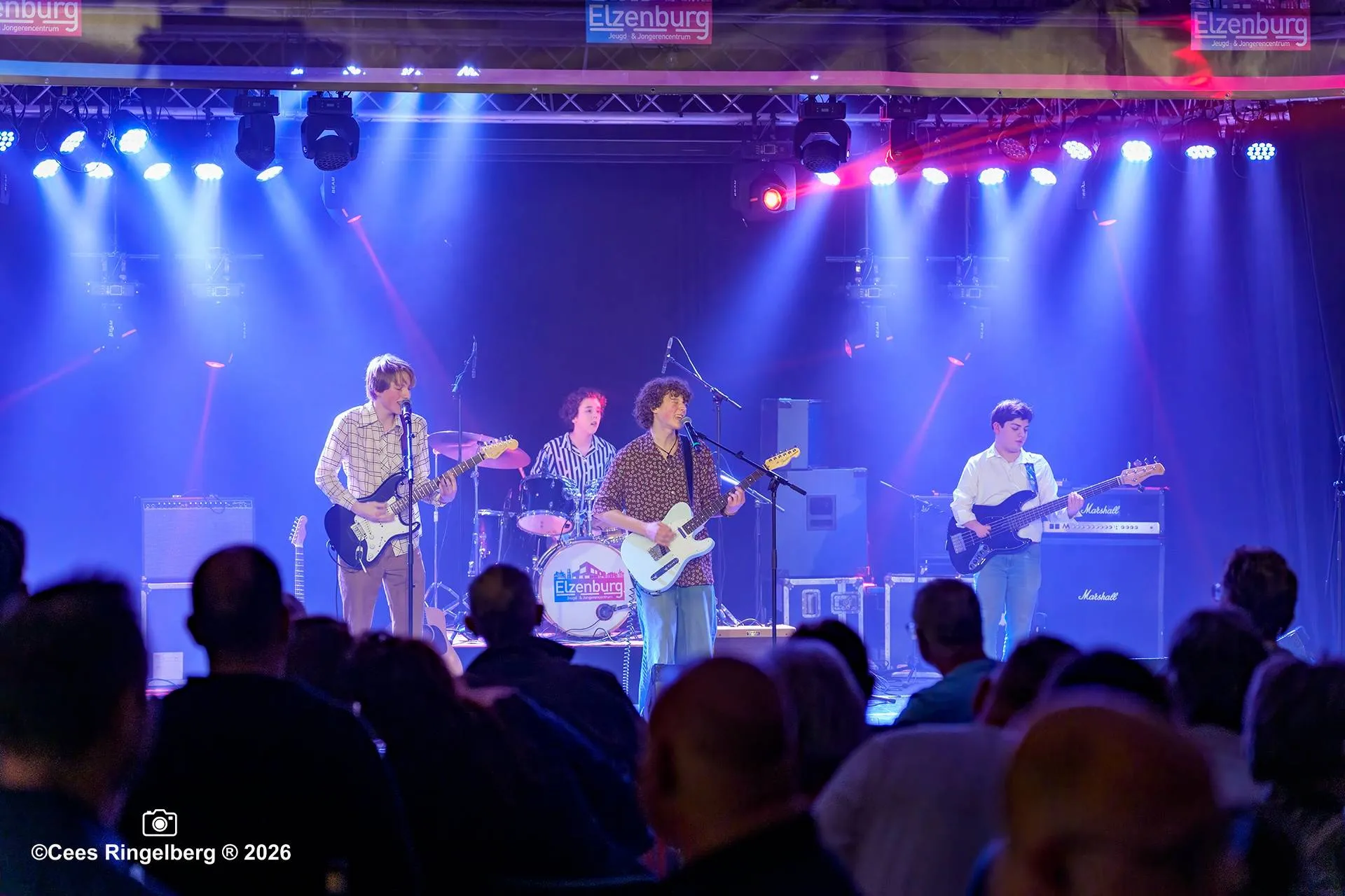 Guess who's late!  - 087