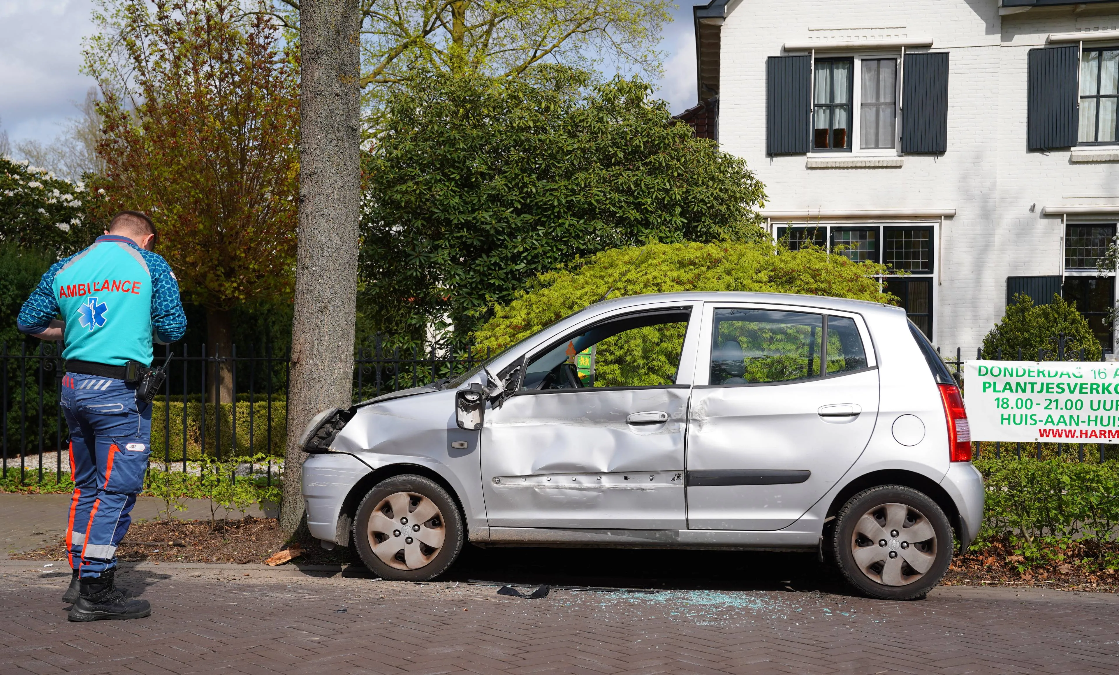 abe4db44-d953-480b-b206-ca27c528e6ba