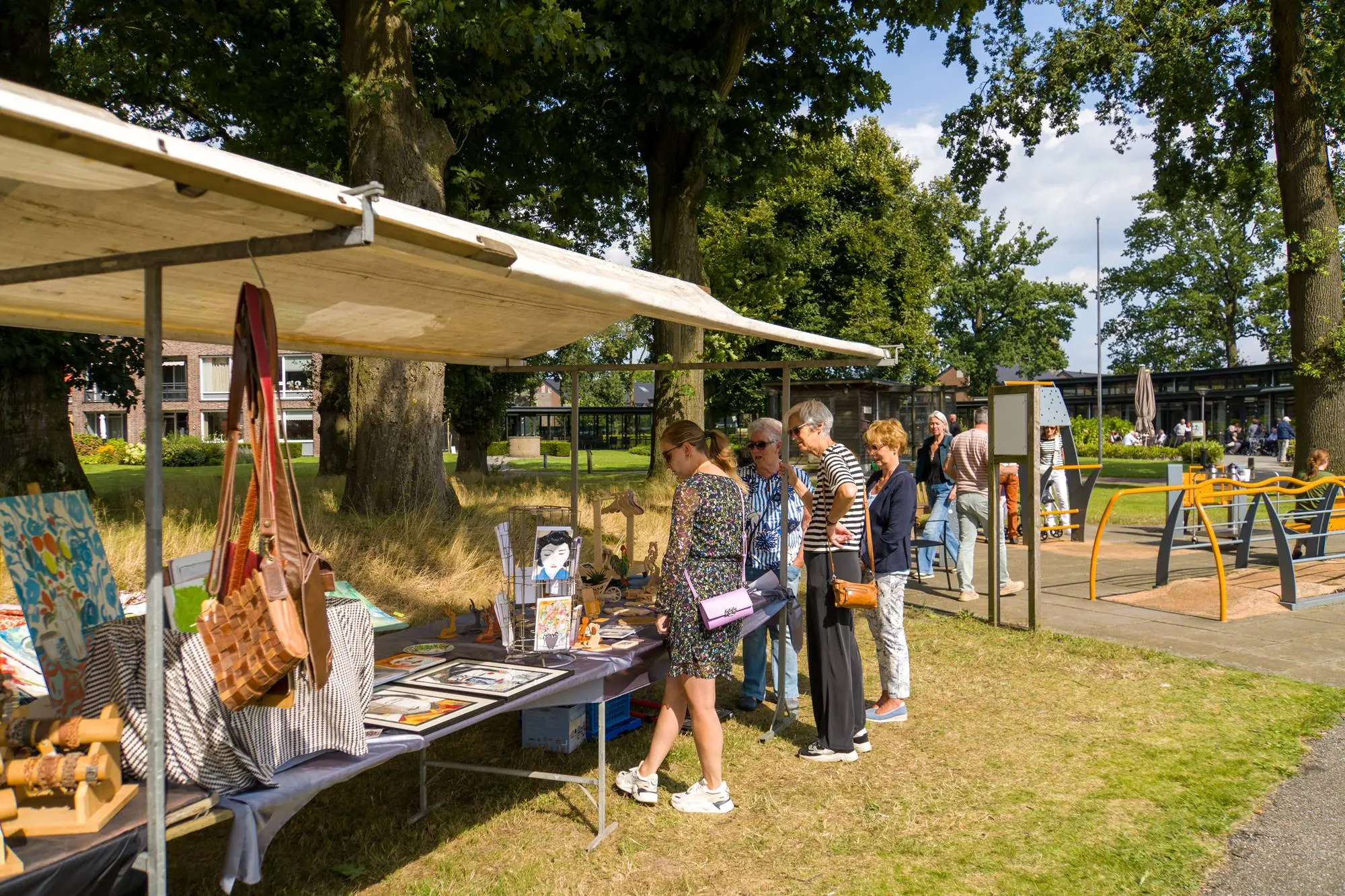 240825-KUNSTMARKT-FOTOOS_1262vvv