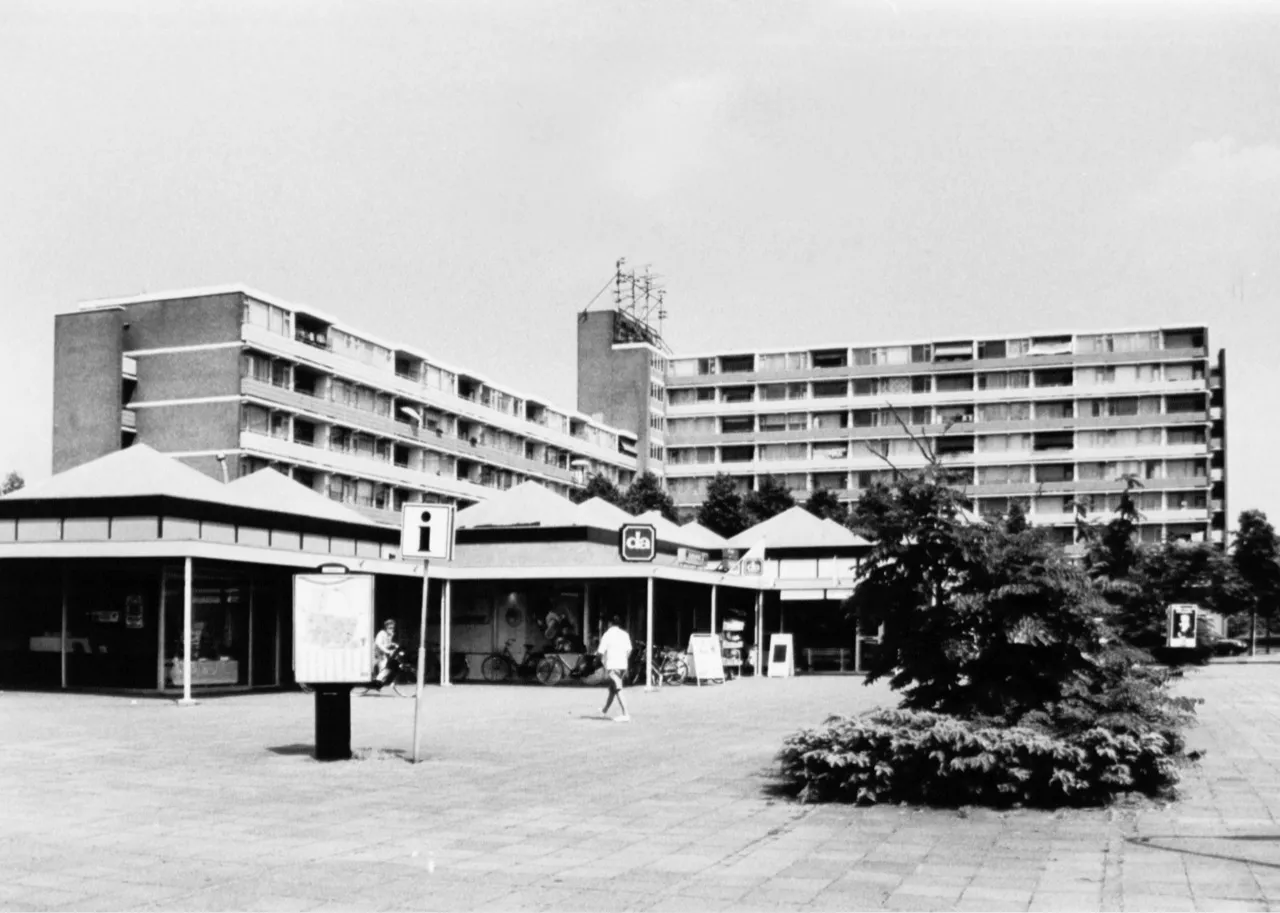 11700 winkelcentrum laageinde gesneden