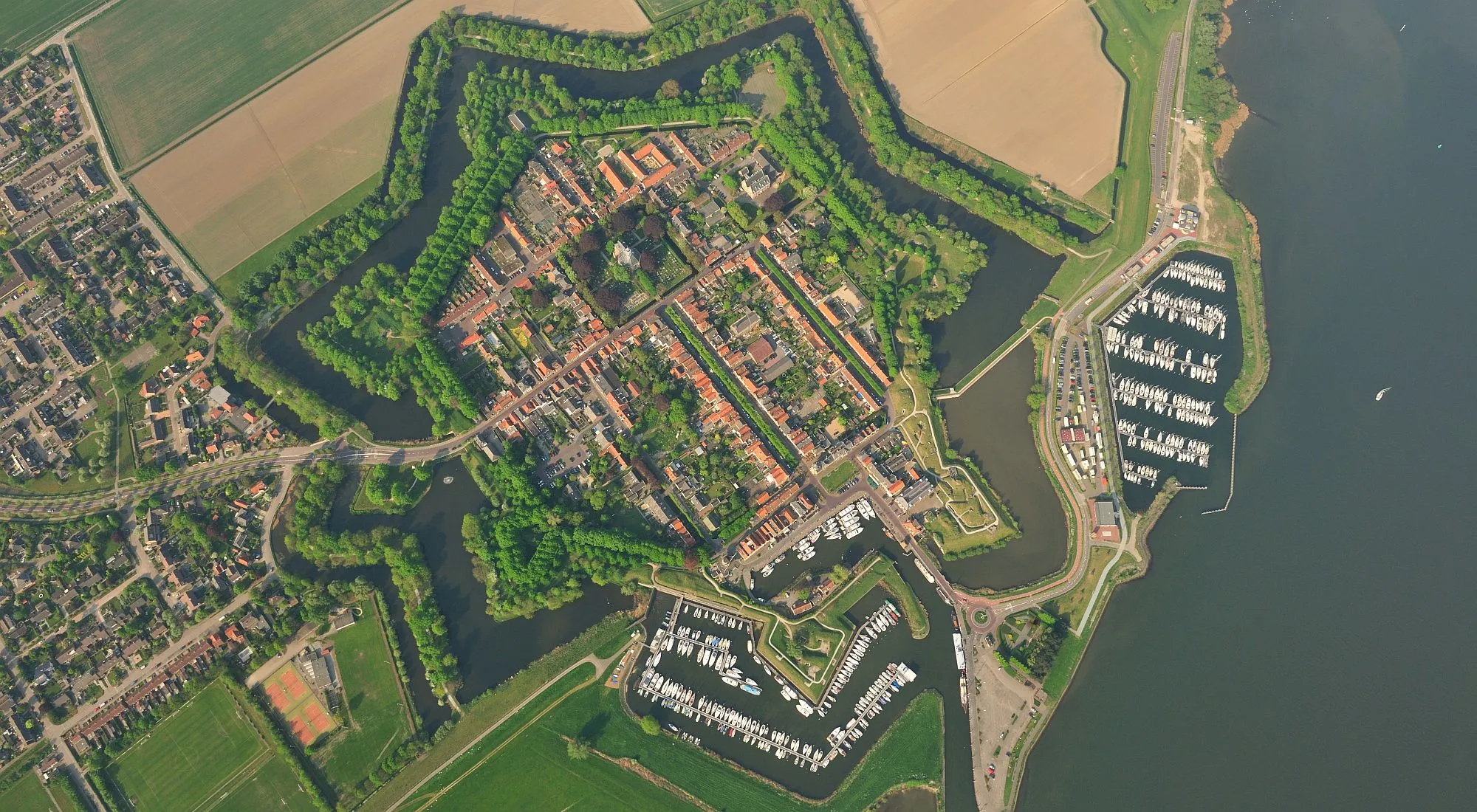 1584 1881d94f8a4805e3aaf5985d1e7860ad