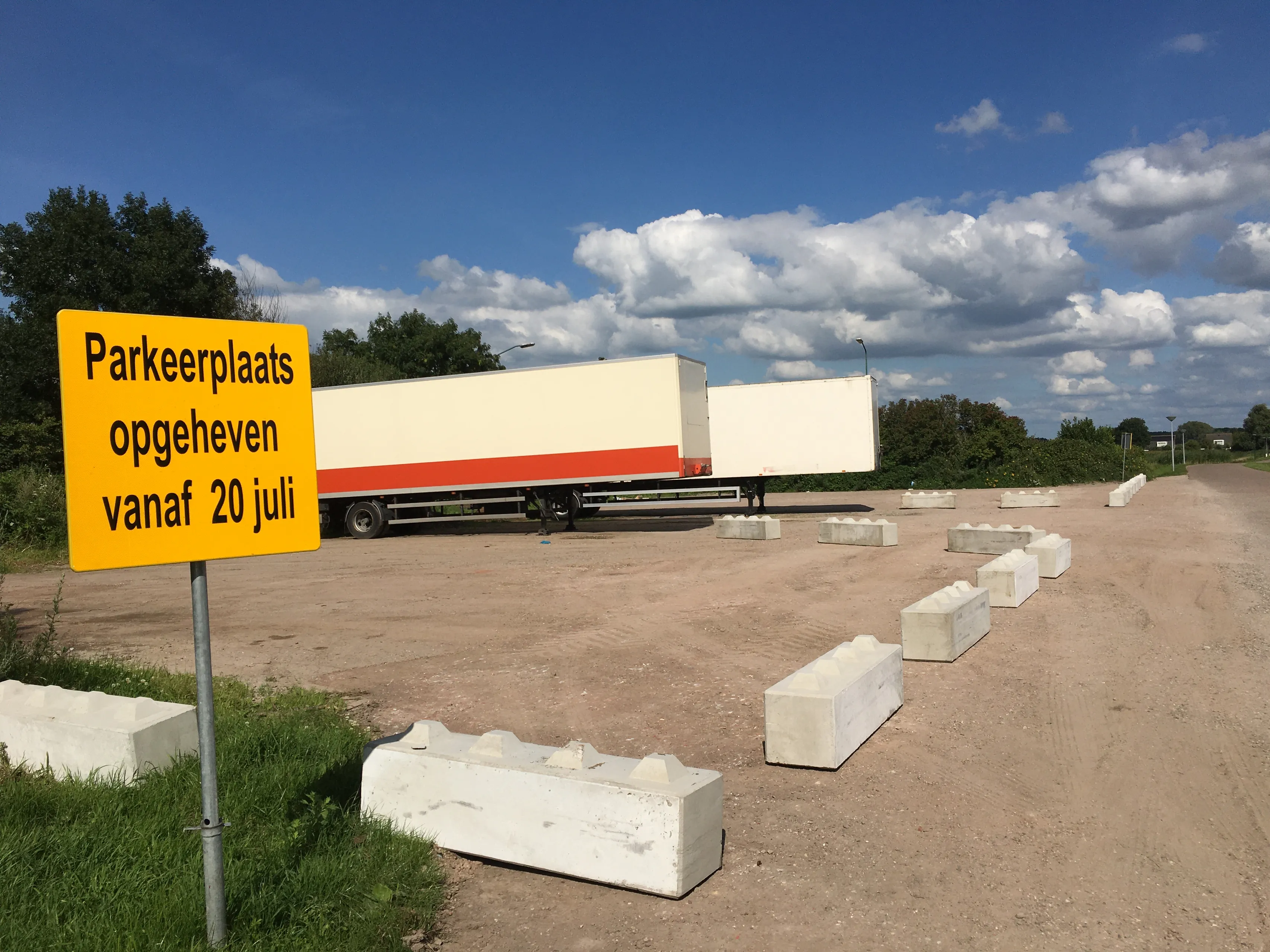 20072020 truckparking 0011