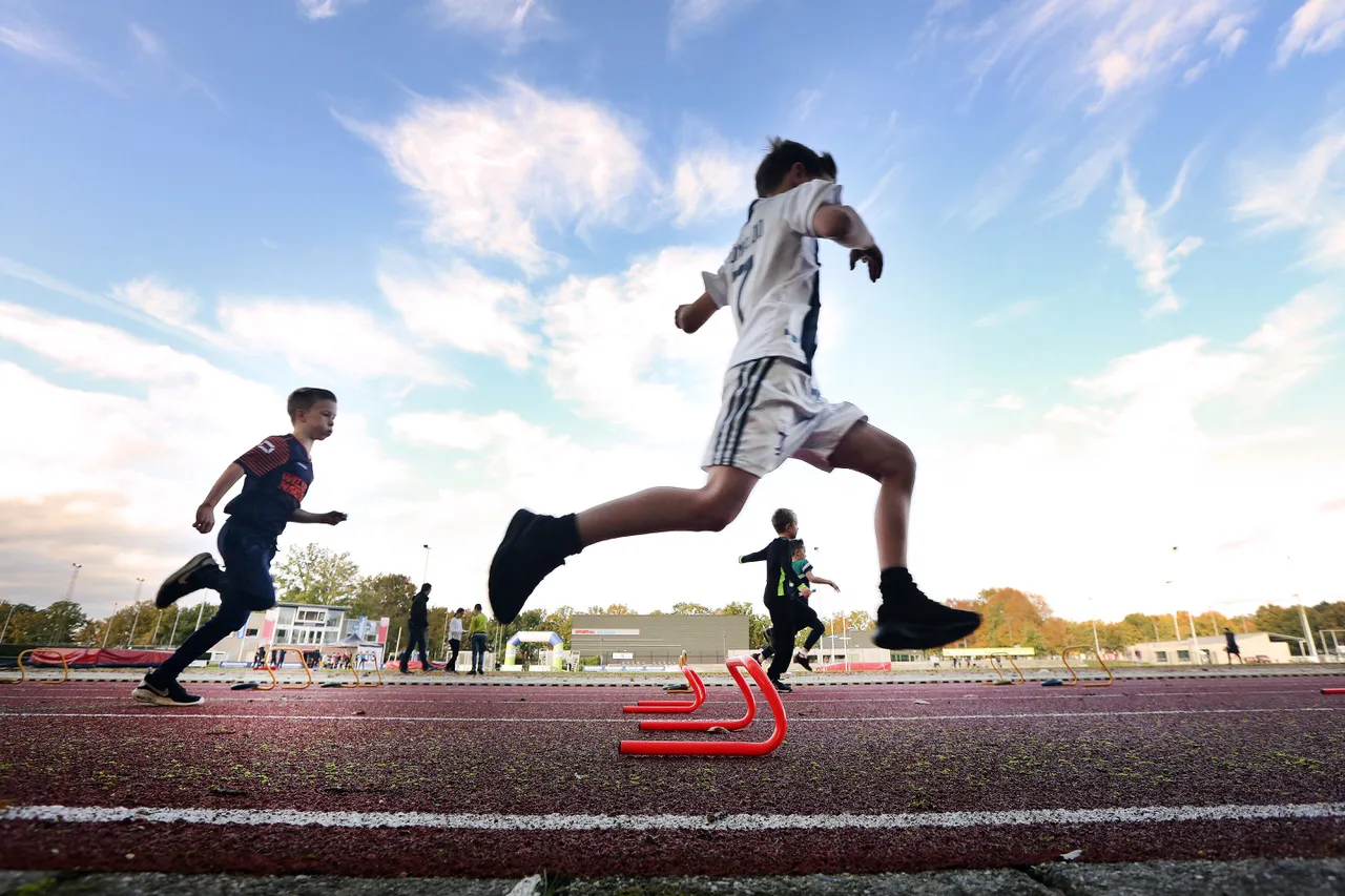 20191106 waalwijk kickoff go running 14 ramonmangold