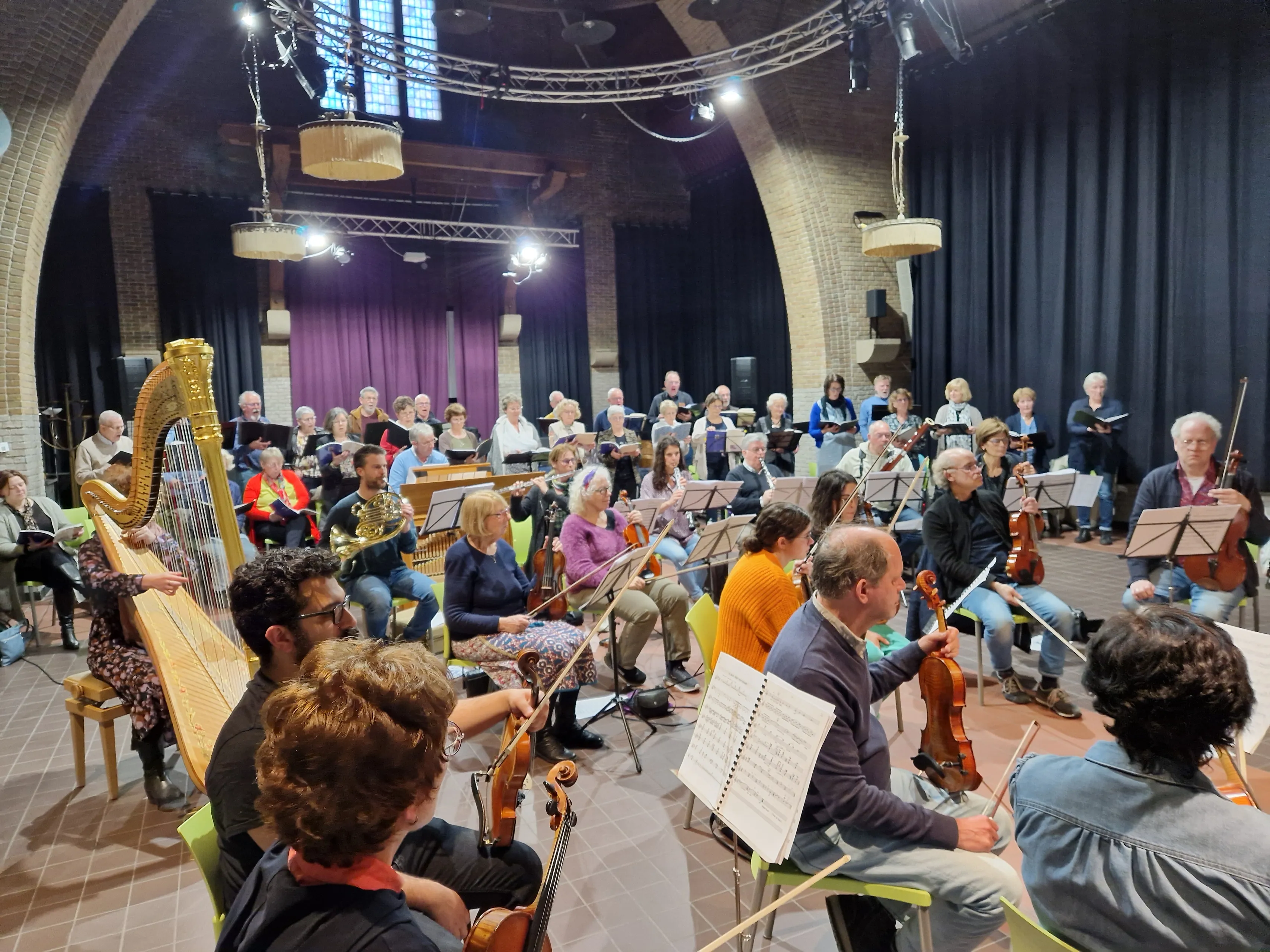 20230419 202050 kamerkoor tourdion waalwijk en brabant sinfonia repeteren