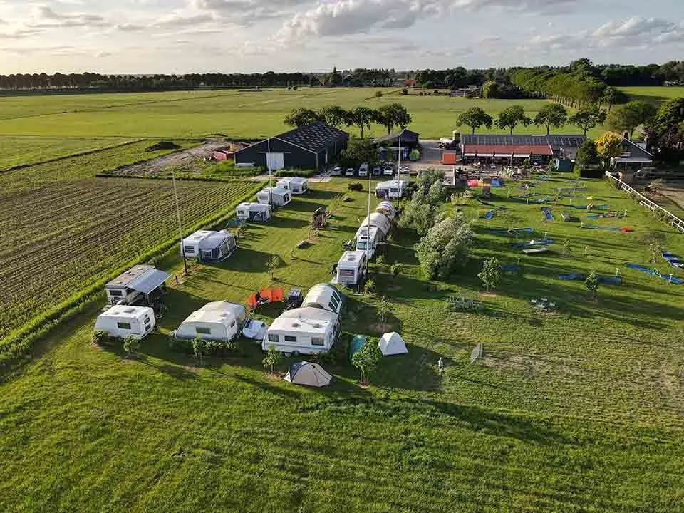 achterzijde camping aanzicht natuurspeeltuin drone waleuk waalwijk dji 0442