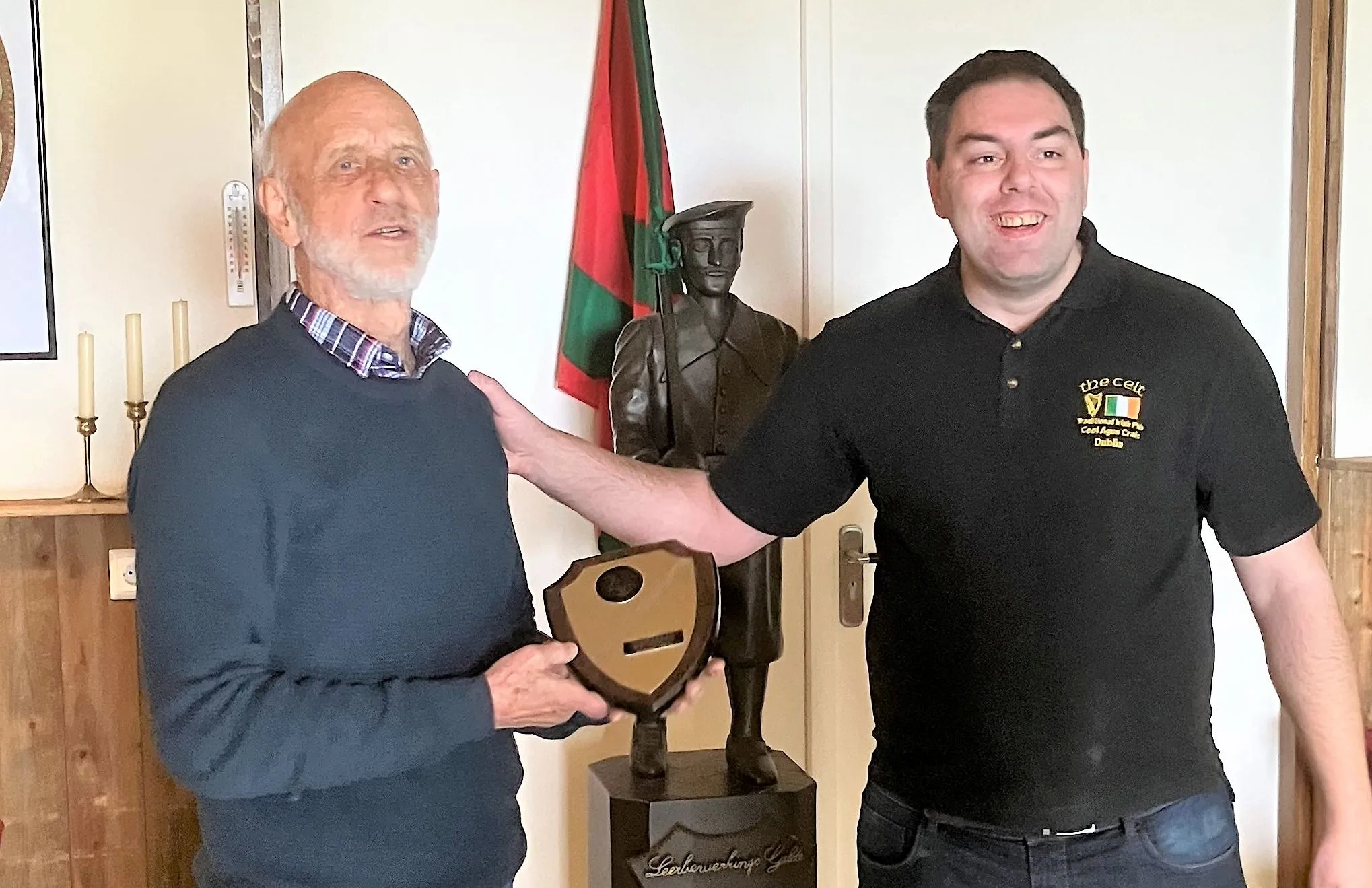 ad van den houdt links winnaar jan van hulten plaquette