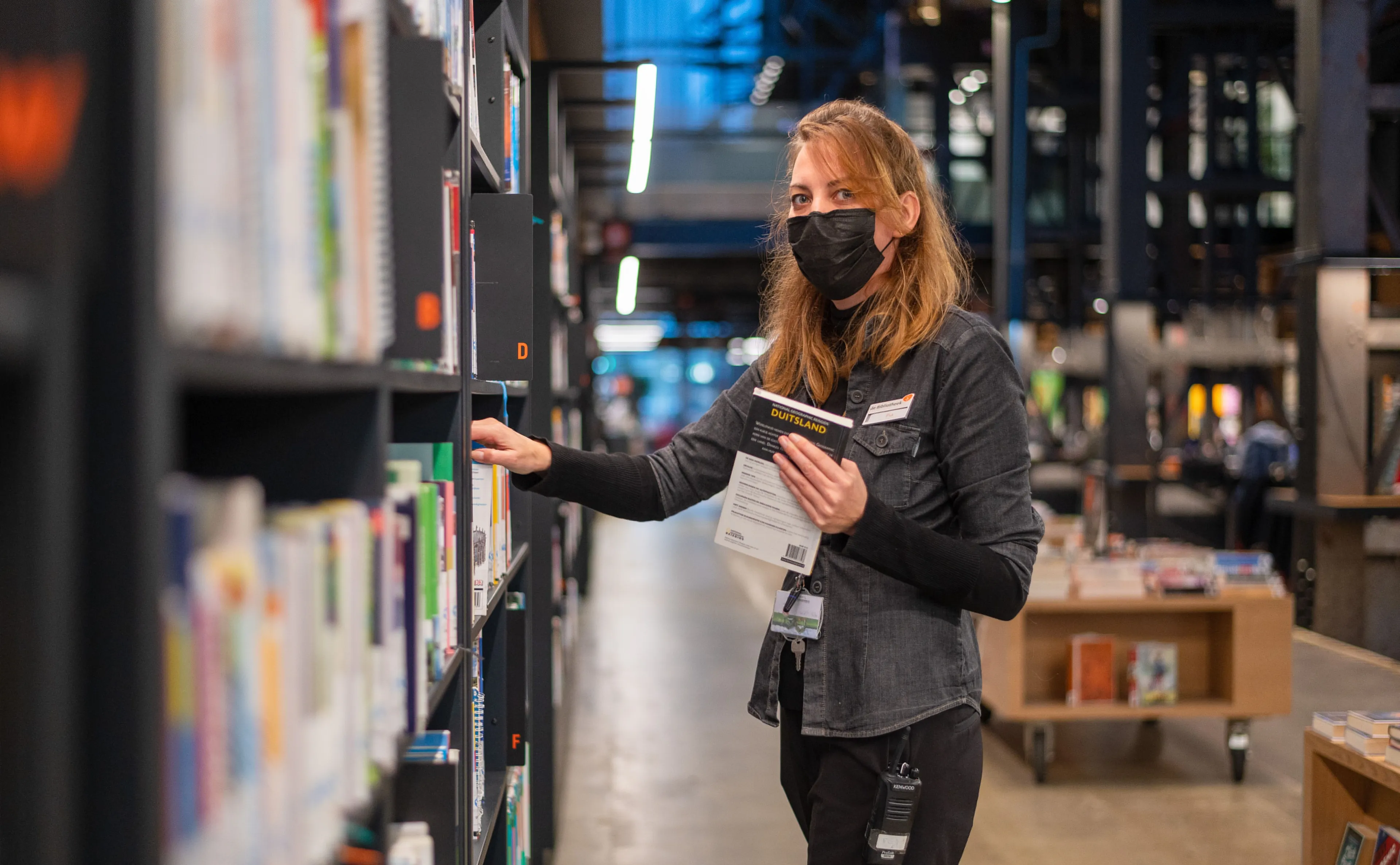 bibliotheek beperkt open tijdens harde lockdown ovv merel van dooren photography