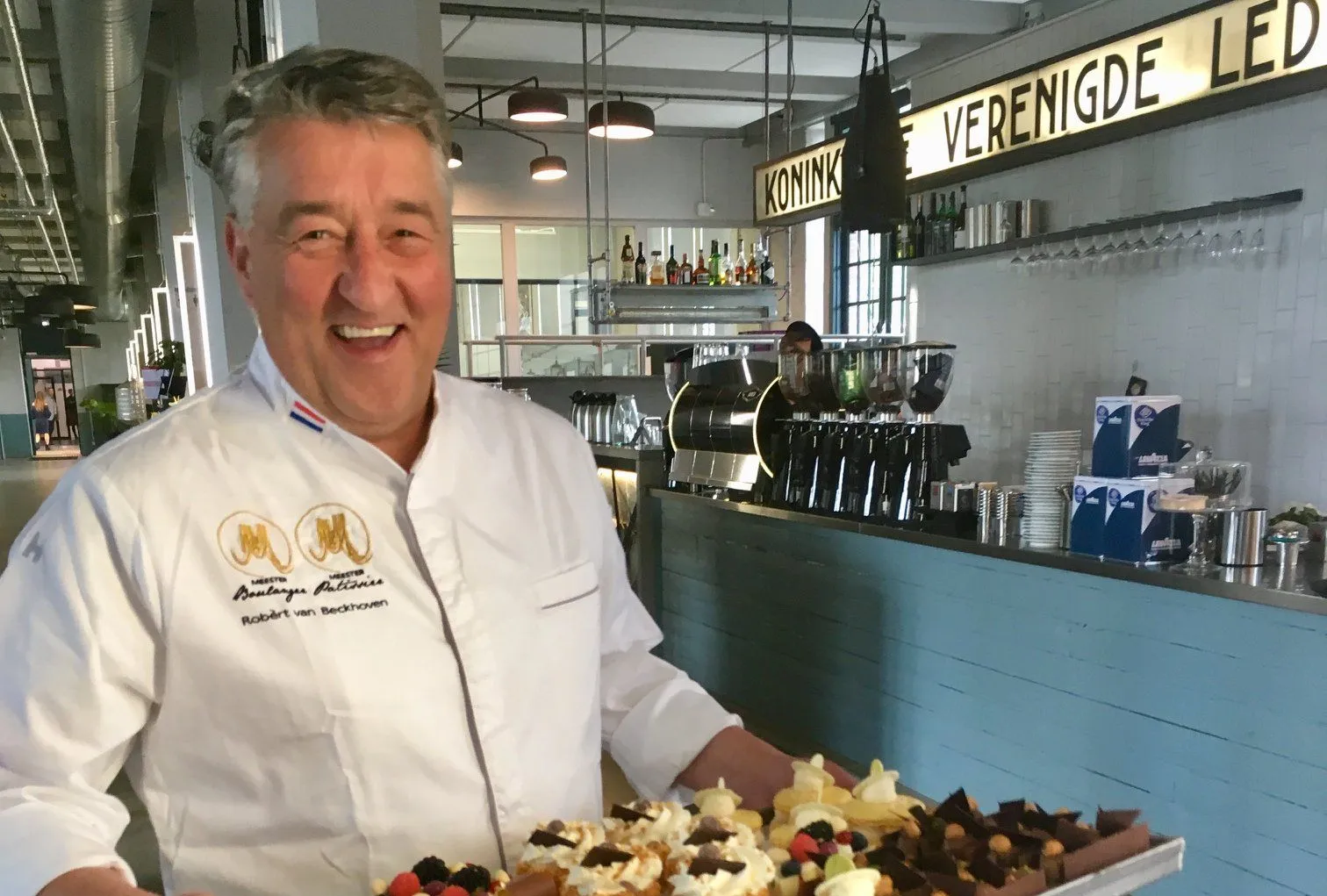 bij robrt za 1 dec in theater de leest waalwijk