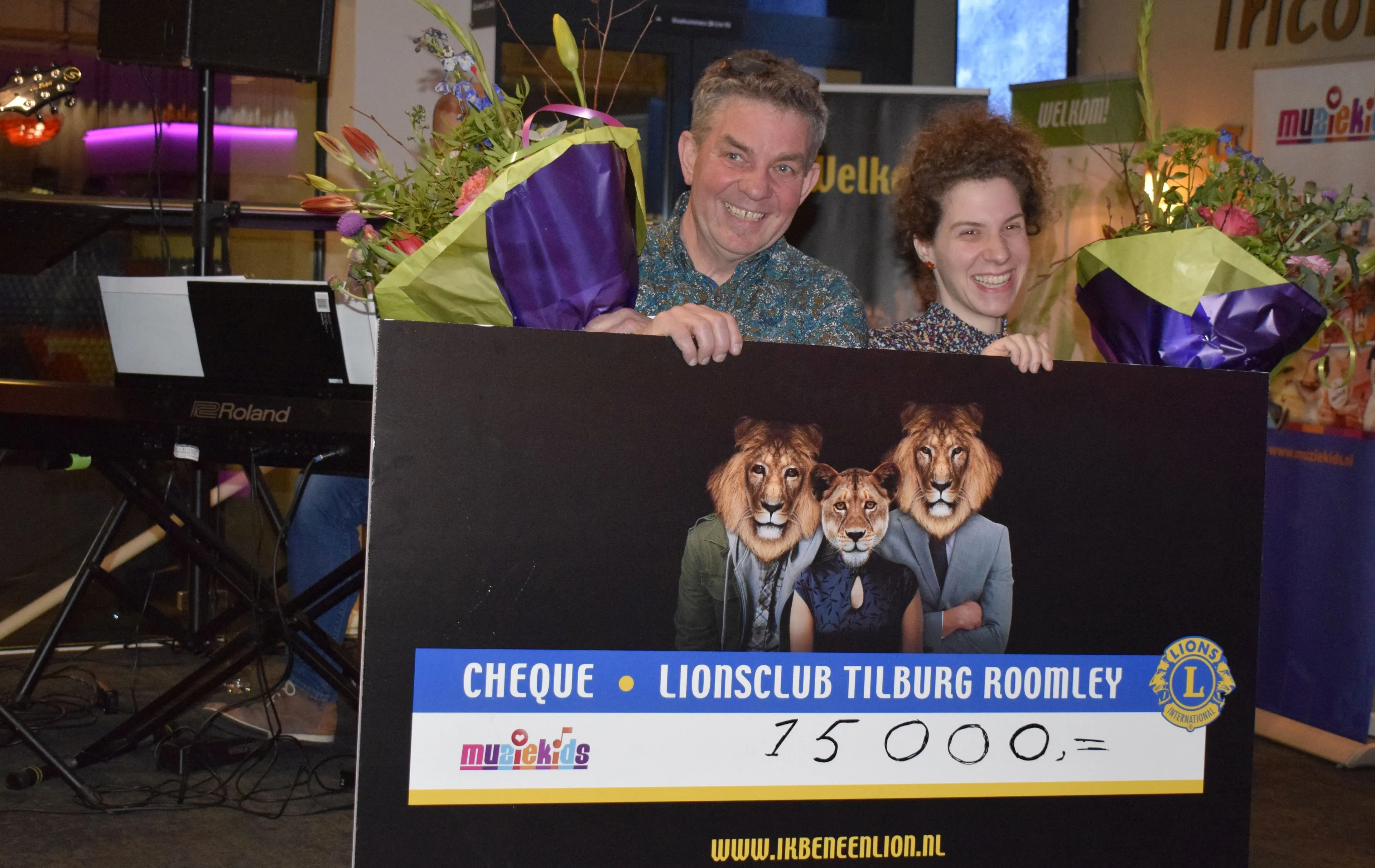 cheque lionsclub roomley