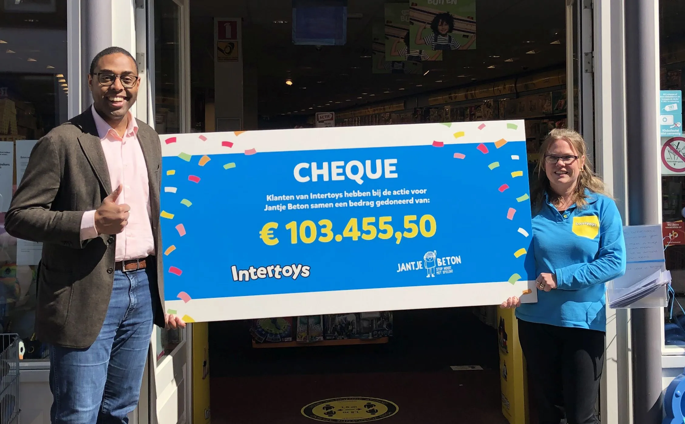foto persbericht cheque uitreiking