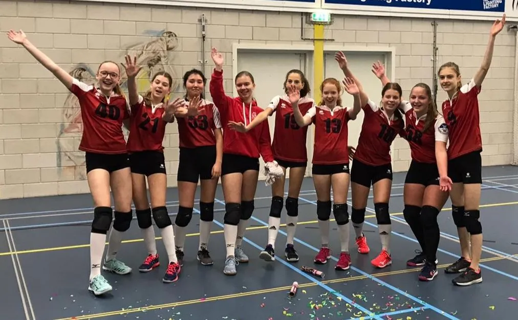 het meisjes b team won de kampioenswedstrijd van jola olympus overtuigend met 3 1