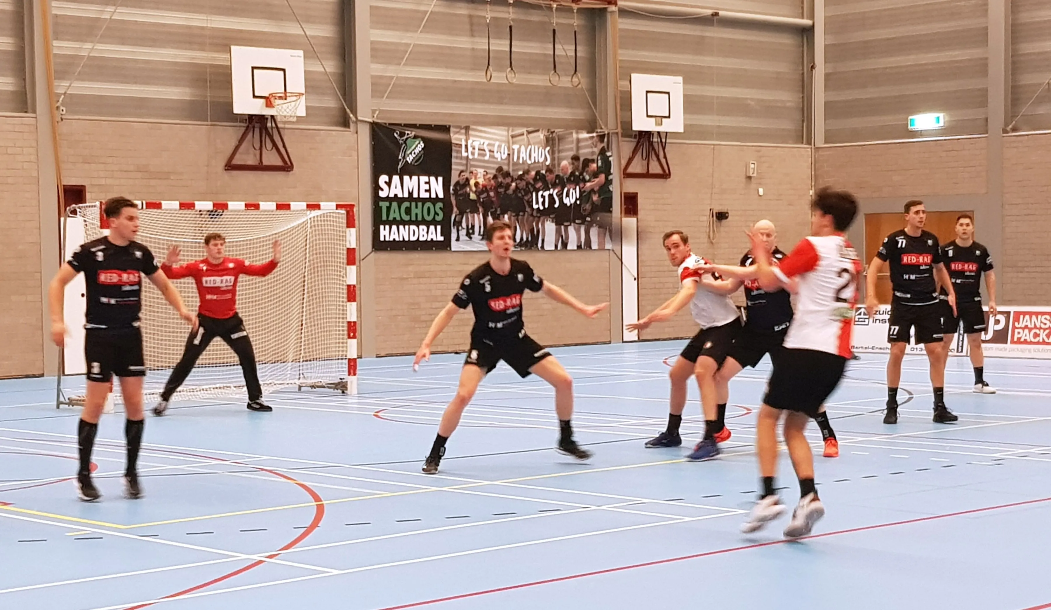 ingekaderde foto 1 tachos vs feijenoord dd 181221 aanval feijenoord