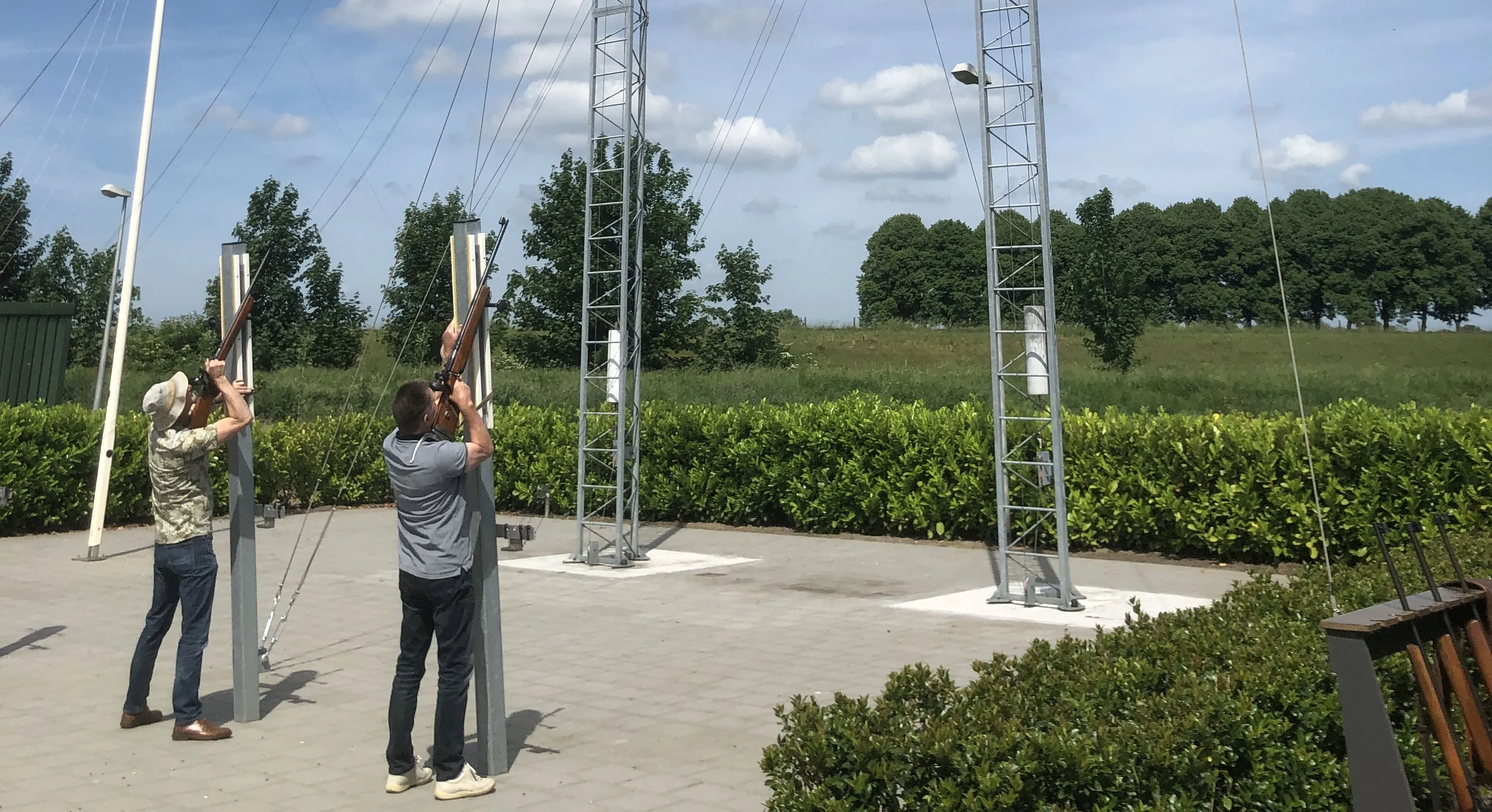 leden van het gilde in actie bij het schieten op de wip