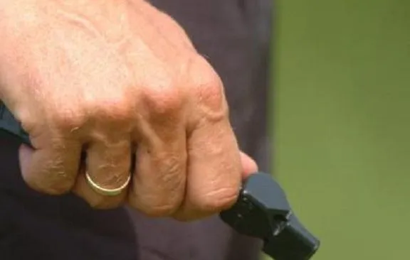 scheidsrechtersfluit 4