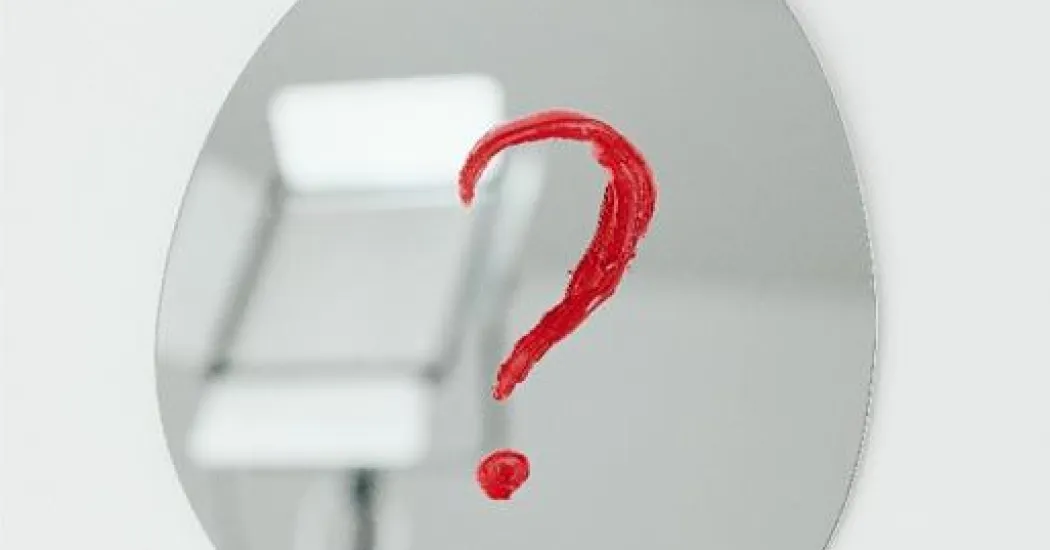 spiegel met vraagteken 0