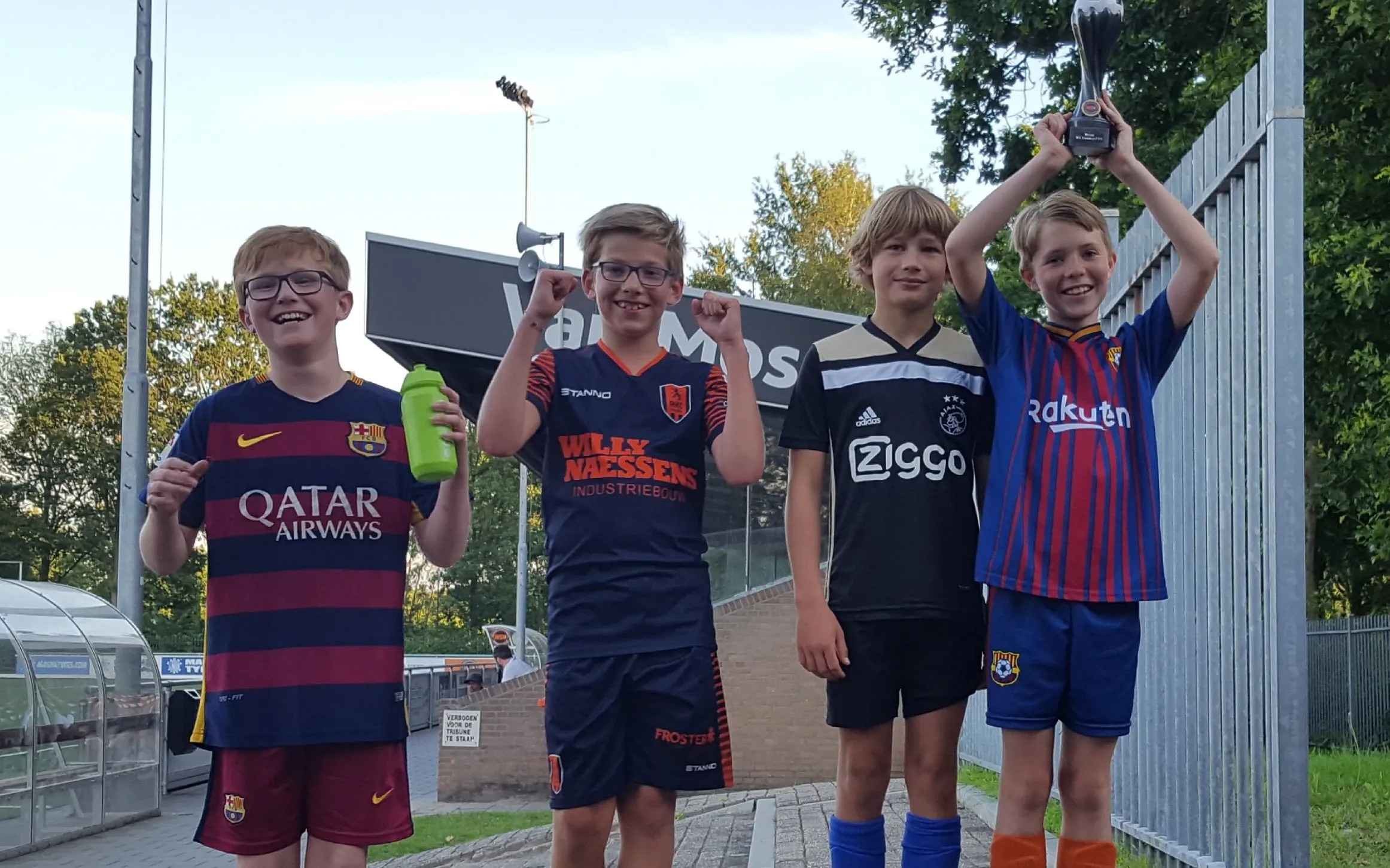 winnaar poule b fc barcelona
