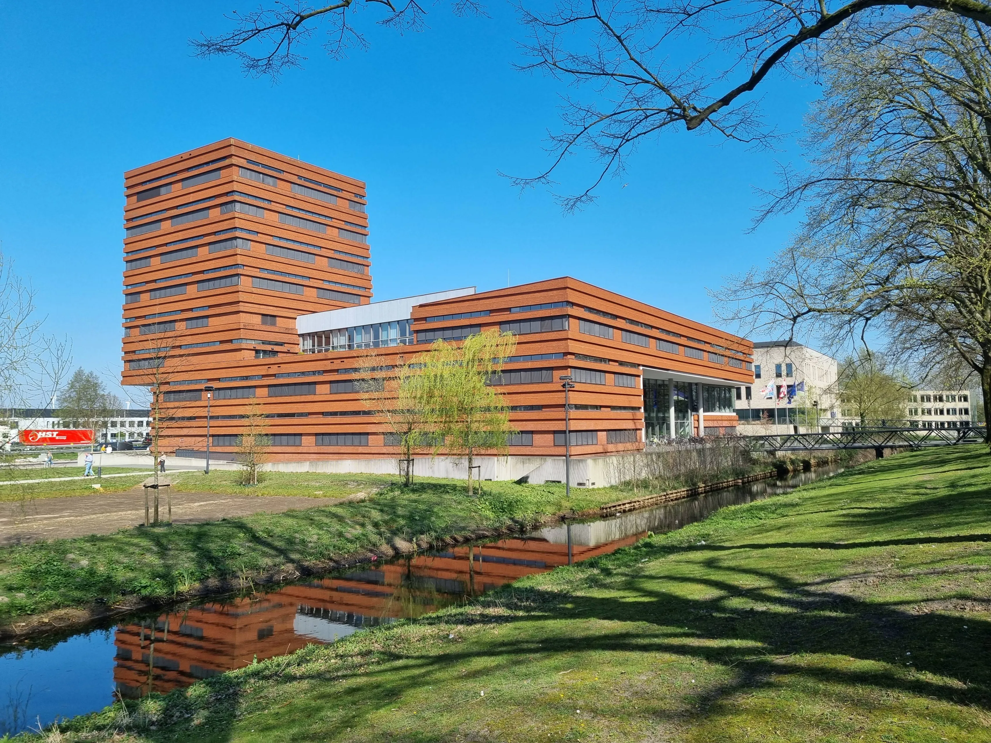 gemeentehuis 03 04 25