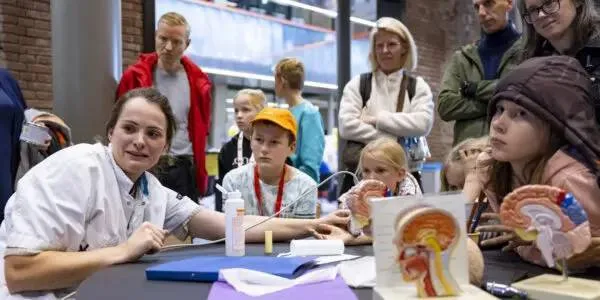 2024-Weekend-Wetenschap-Junior_41-web-600x300