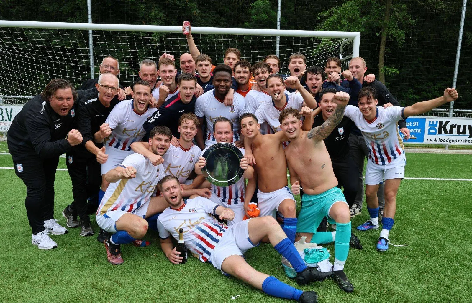 NEO'25 promoveert naar 3e klasse