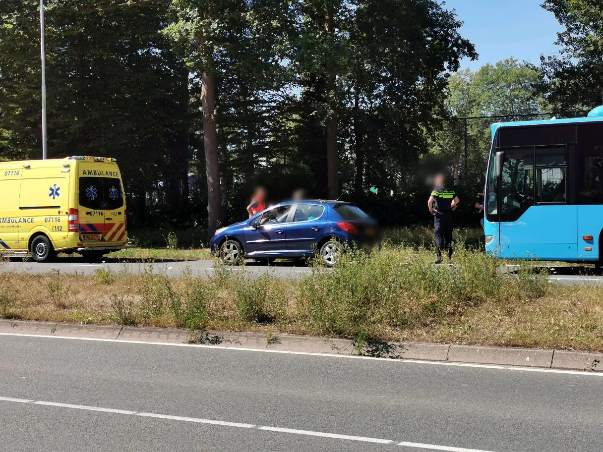 05 08 aanrijding bus