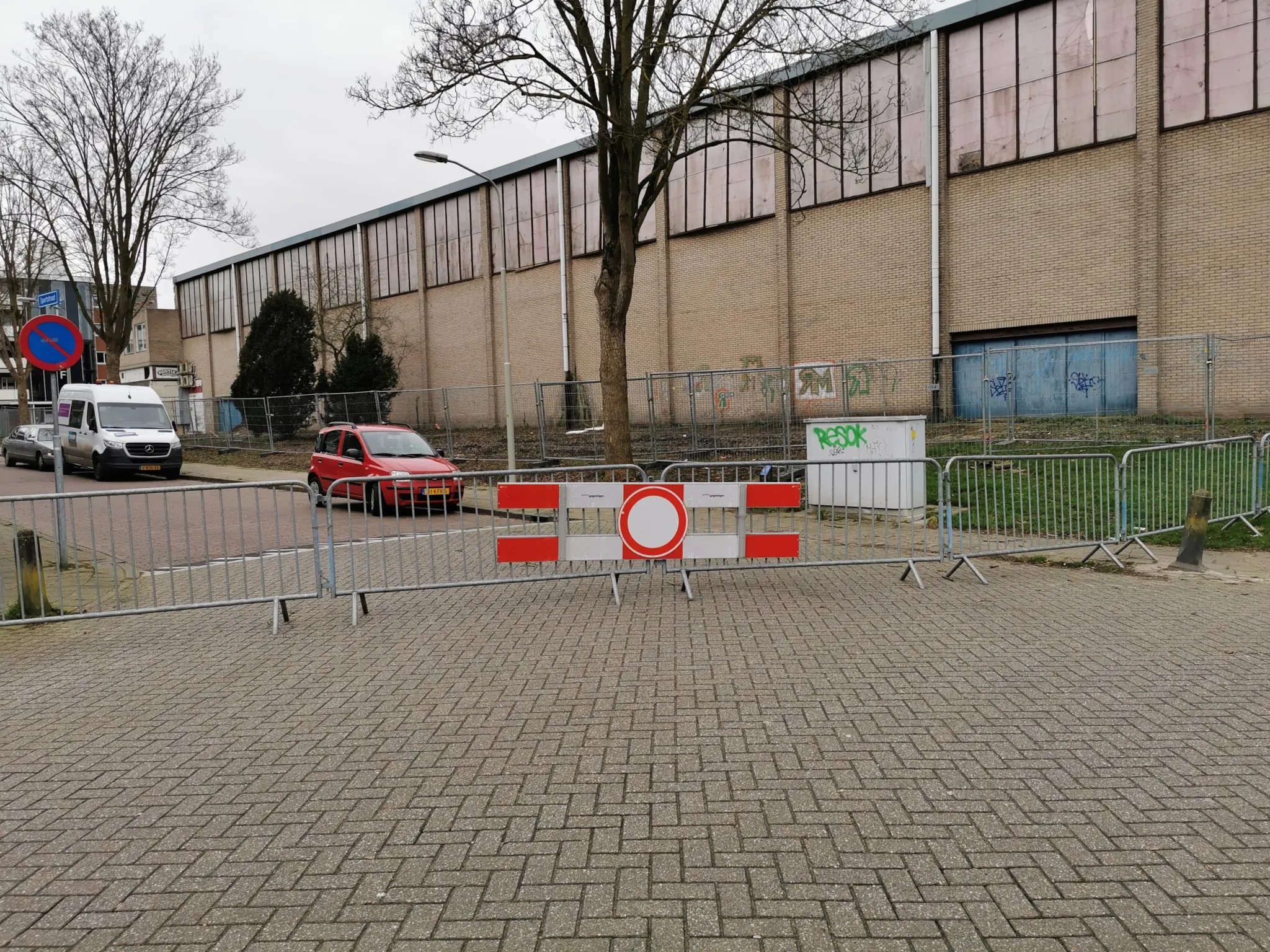09 02 puin sporthal 2