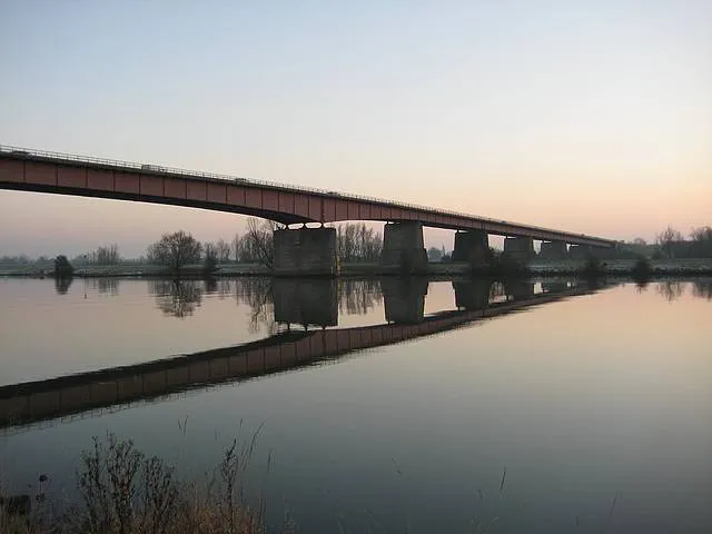 csm rijnbrug weerkaats in rijn o ed59202079