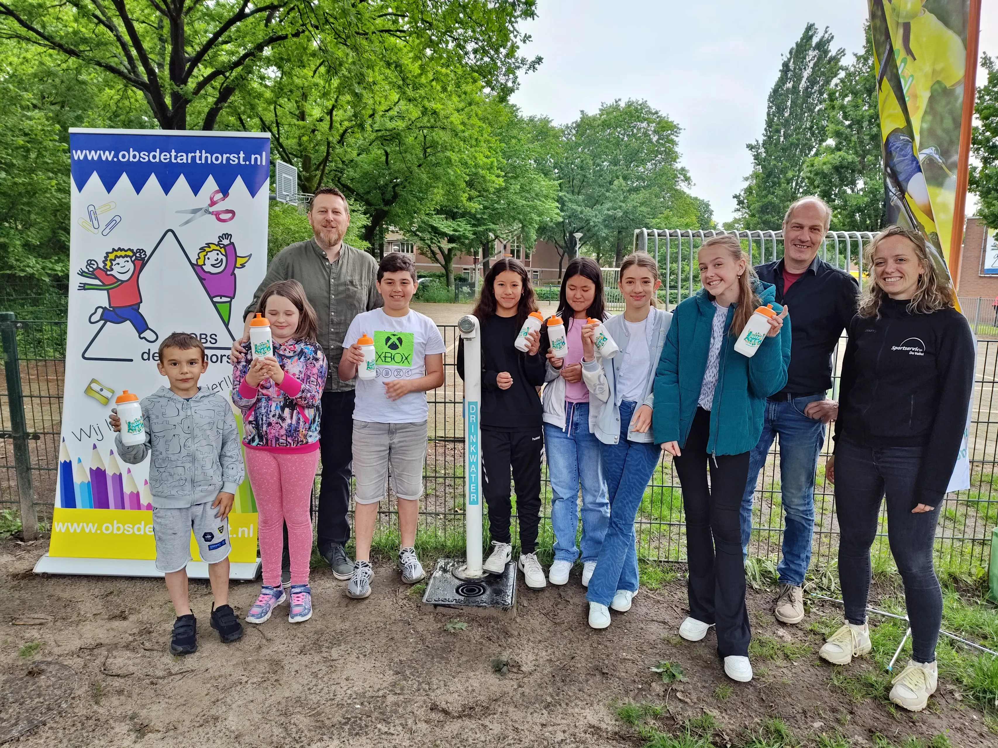 opening watertappunt tarthorst groepsfoto leerlingenraad 22 05 2024 2 1