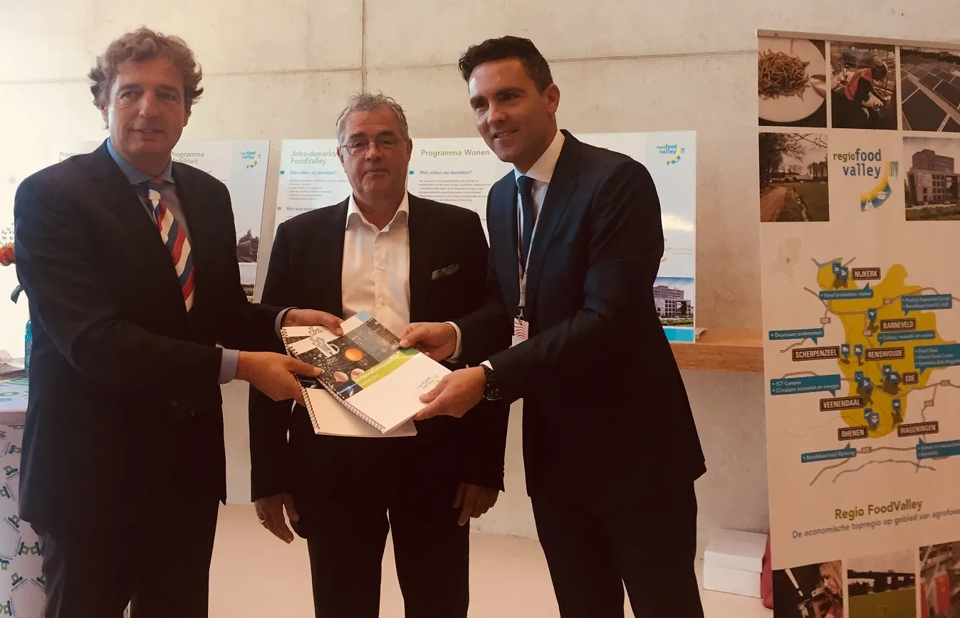 overhandiging innovatiemonitor regio foodvalley