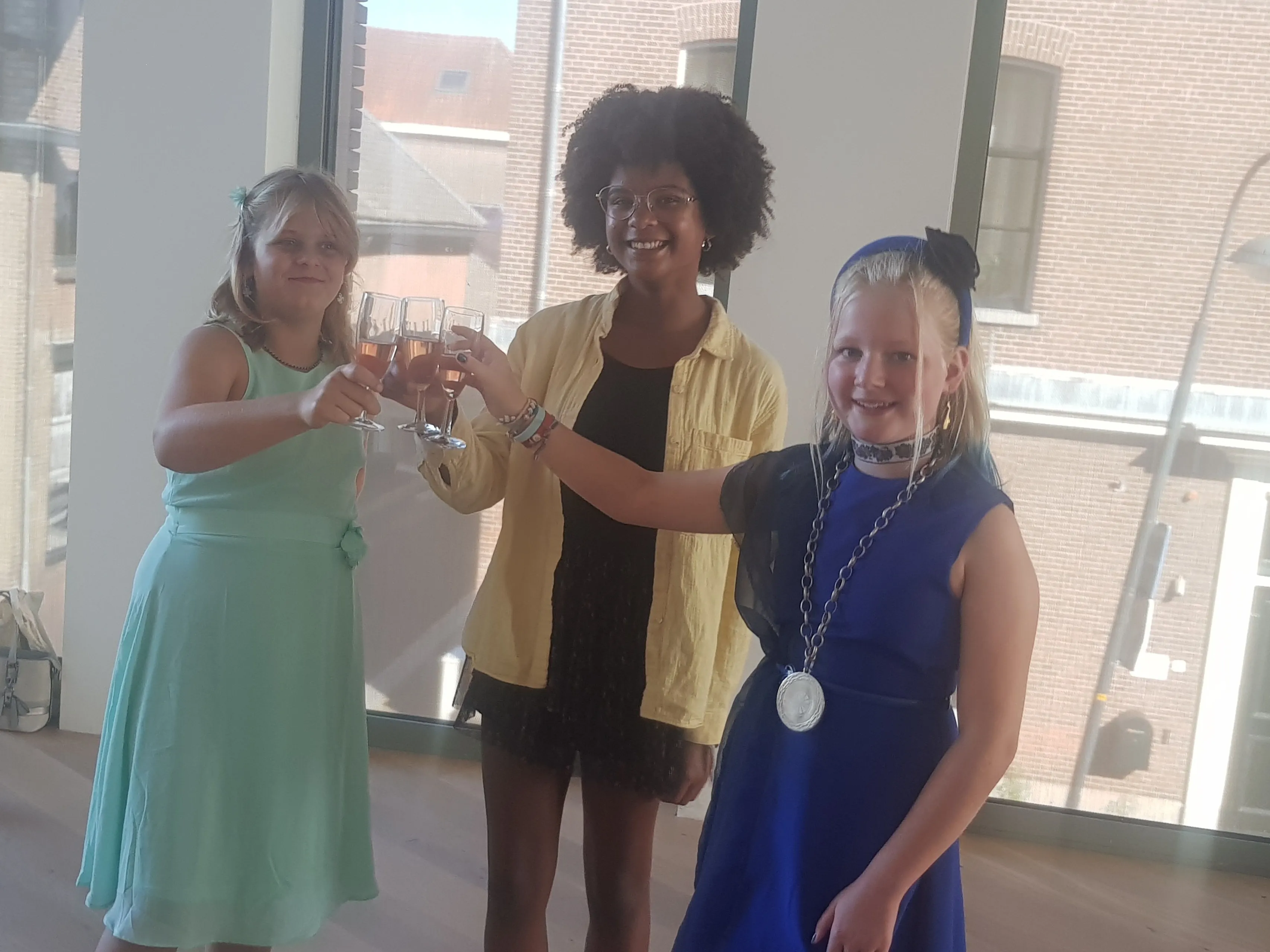 proosten met de kinderburgemeester