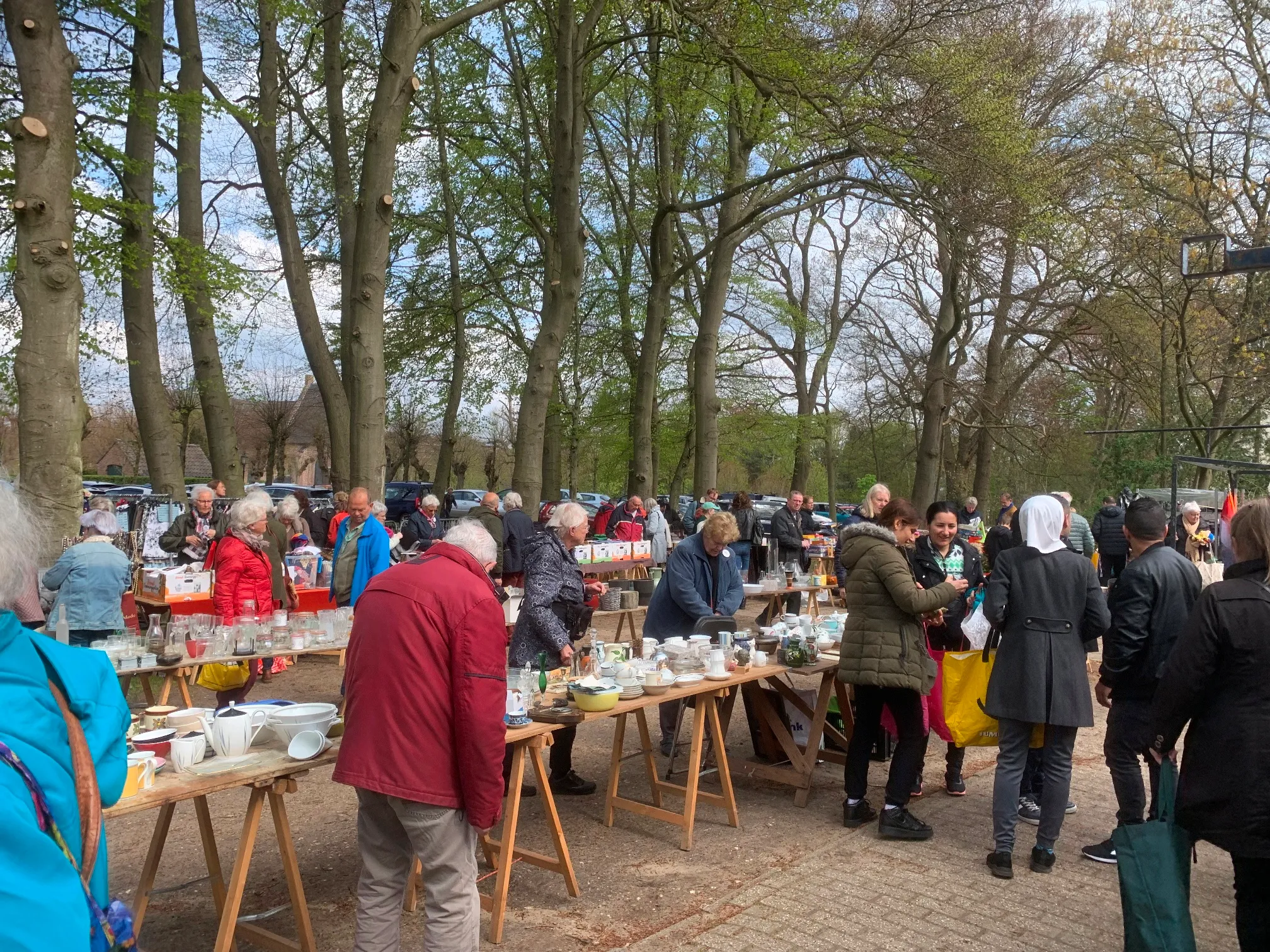 snuffelmarkt heelsum oude kerkjeklein