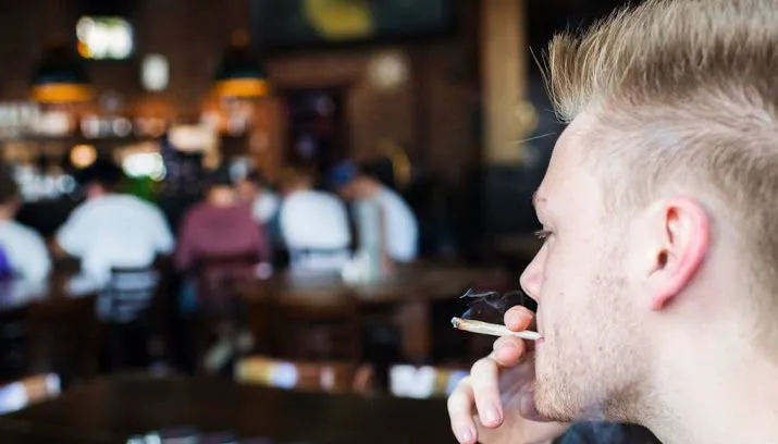 tabaksrook ook in coffeeshop taboe 715x408