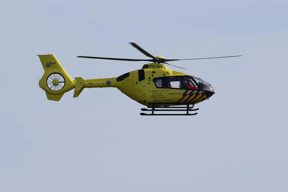 traumahelicopter frankmagdelyns1 pixabay