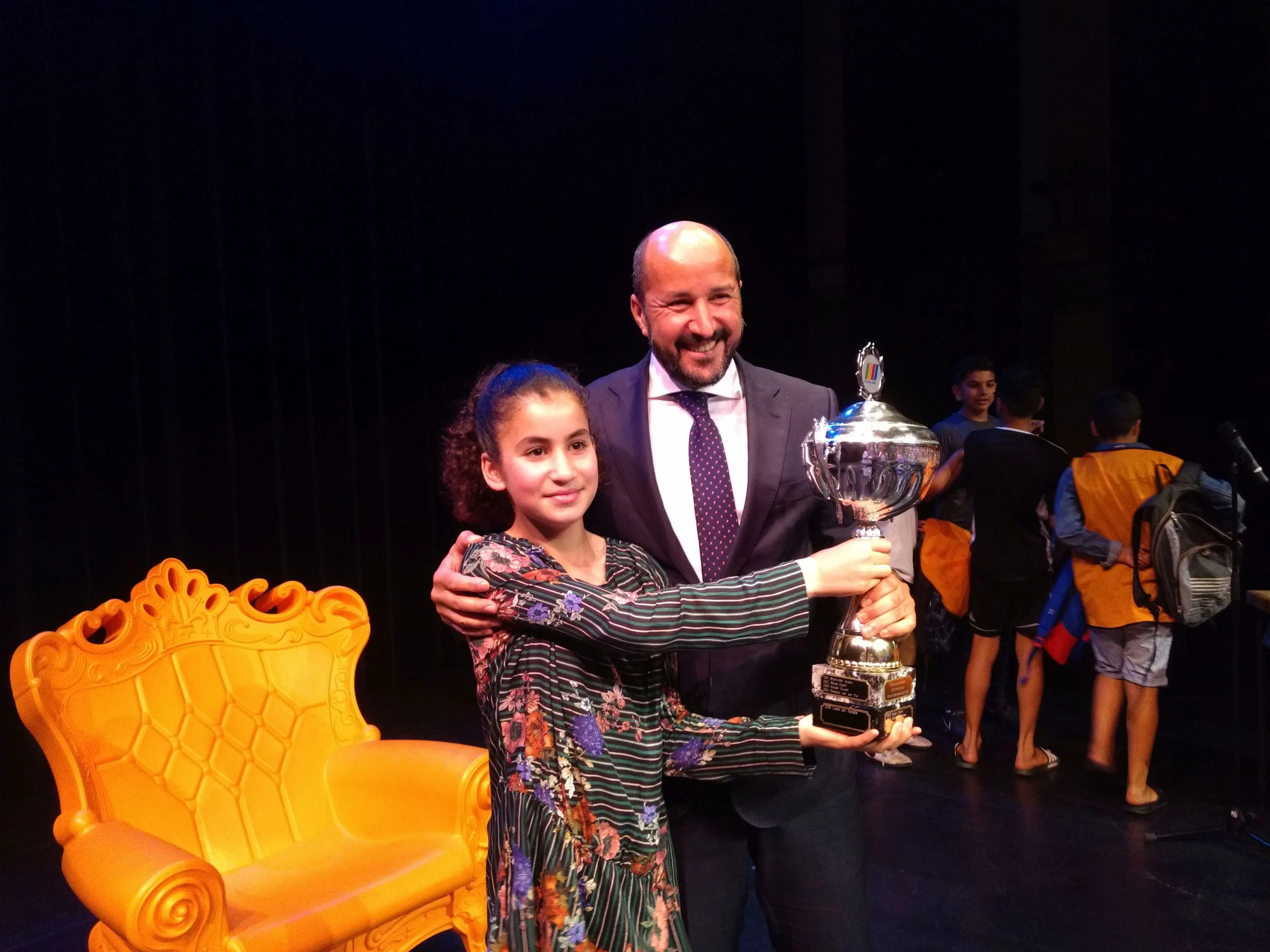 aya en de burgemeester voorleeswedstrijd