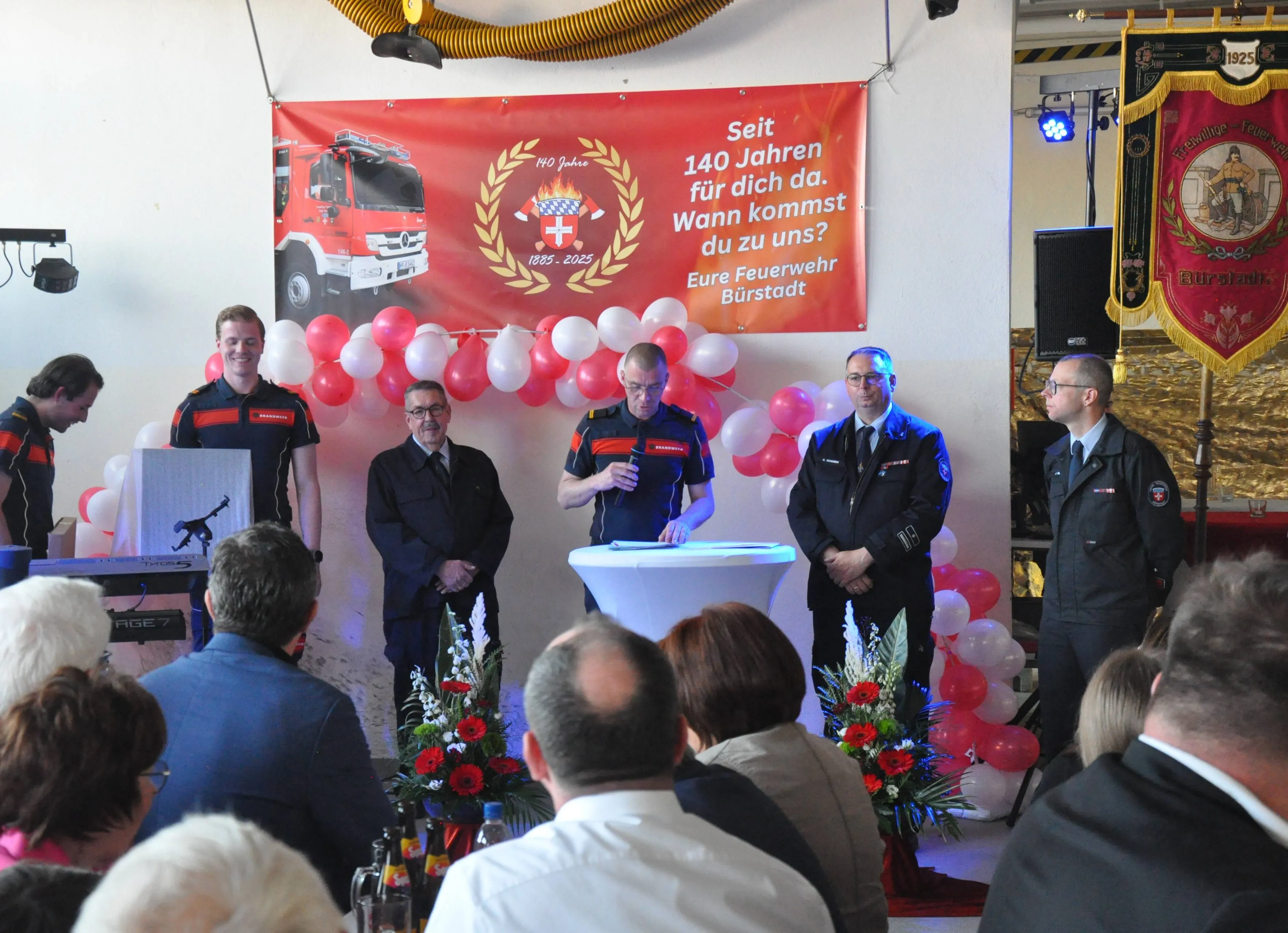 brandweer wageningen feliciteert feuerwehr burstadt 2025jpg
