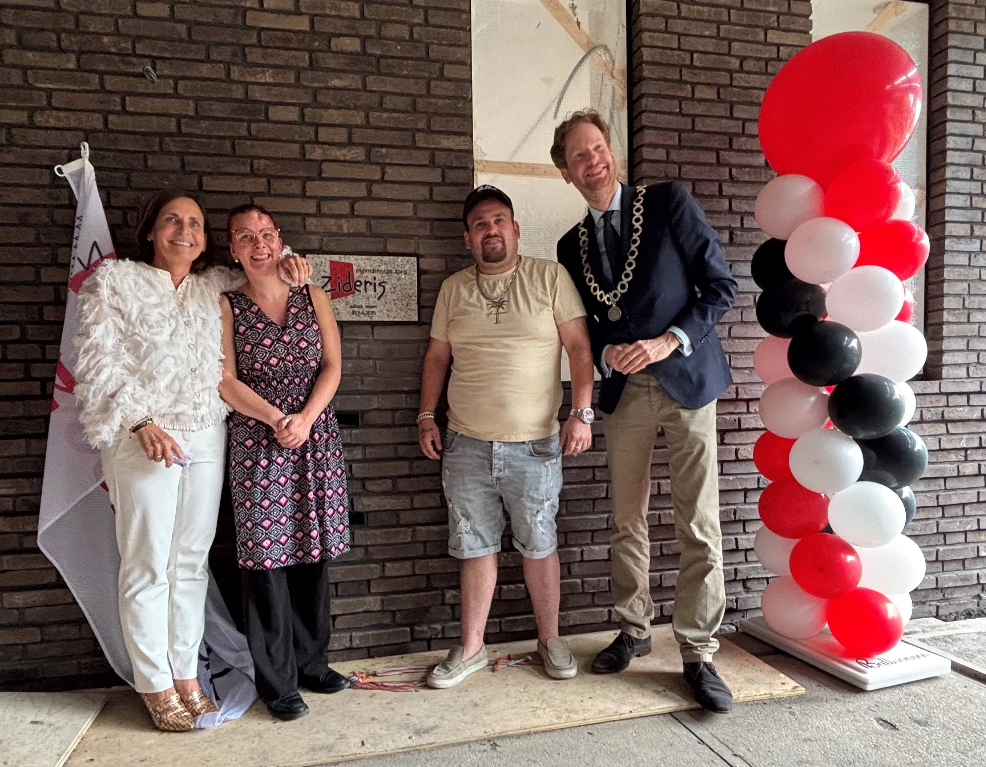 Eerste steen nieuwbouw Zideris