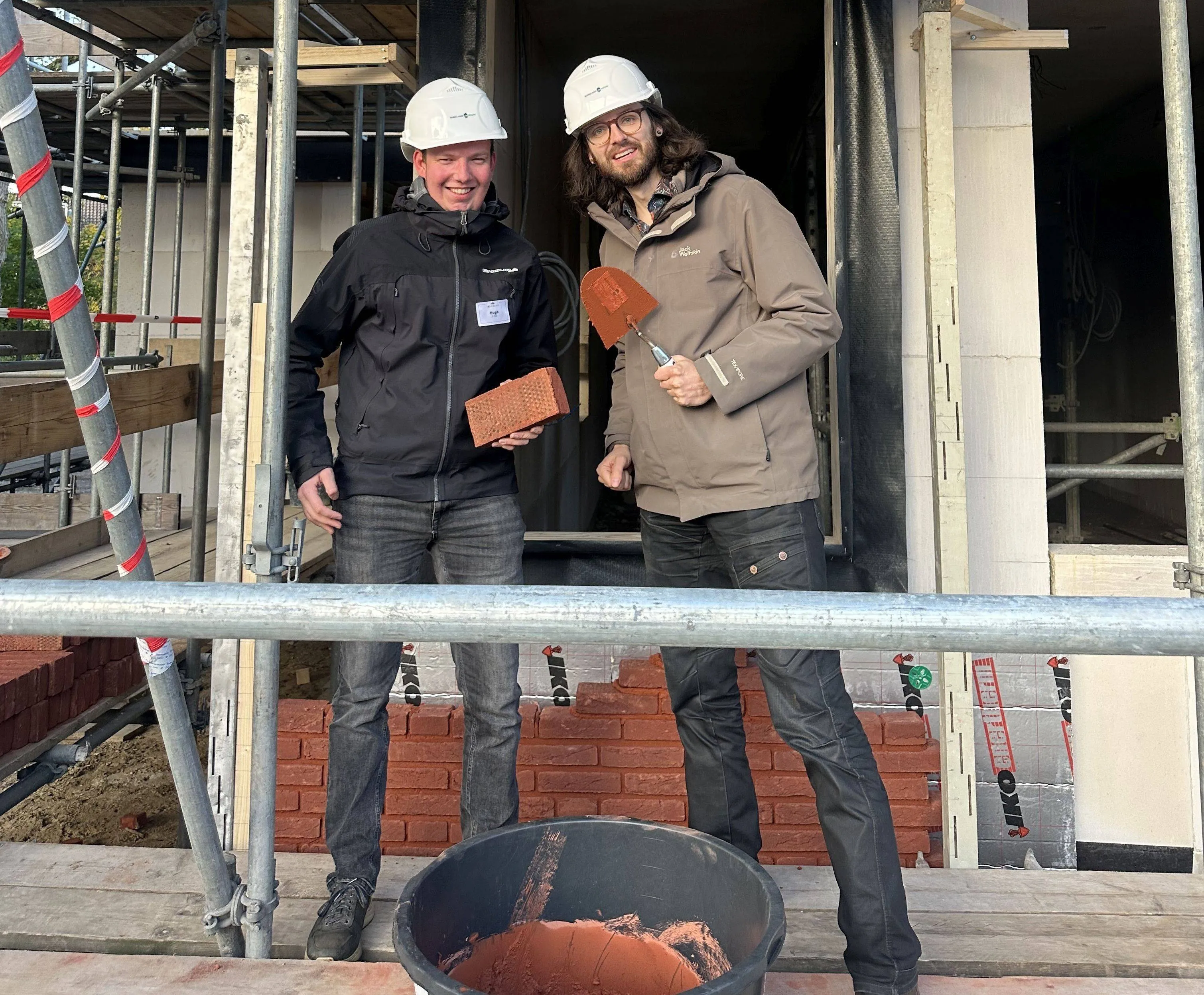 Eerste steenlegging Churchillweg liggend