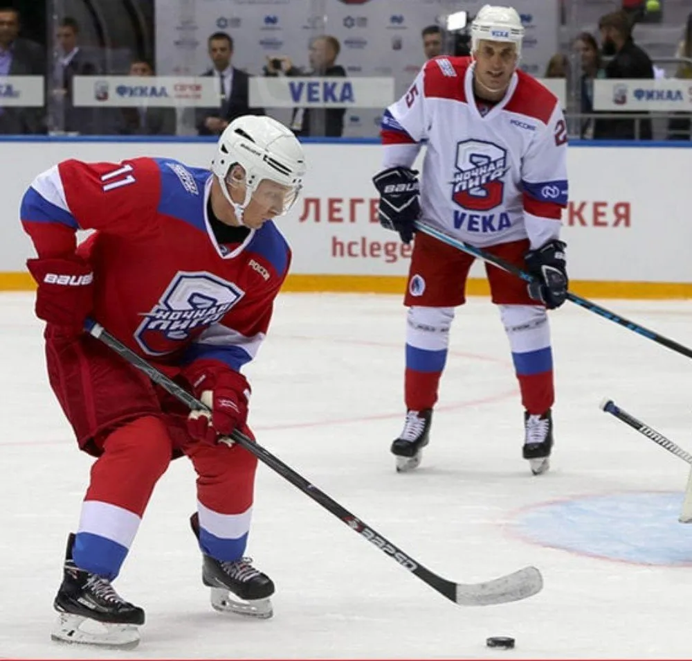 0510 russian president putin takes part in night hockey league gala match in sochi launch v2 3