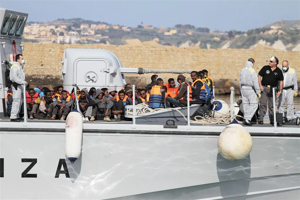 1300 vluchtelingen van zee gehaald1428960508