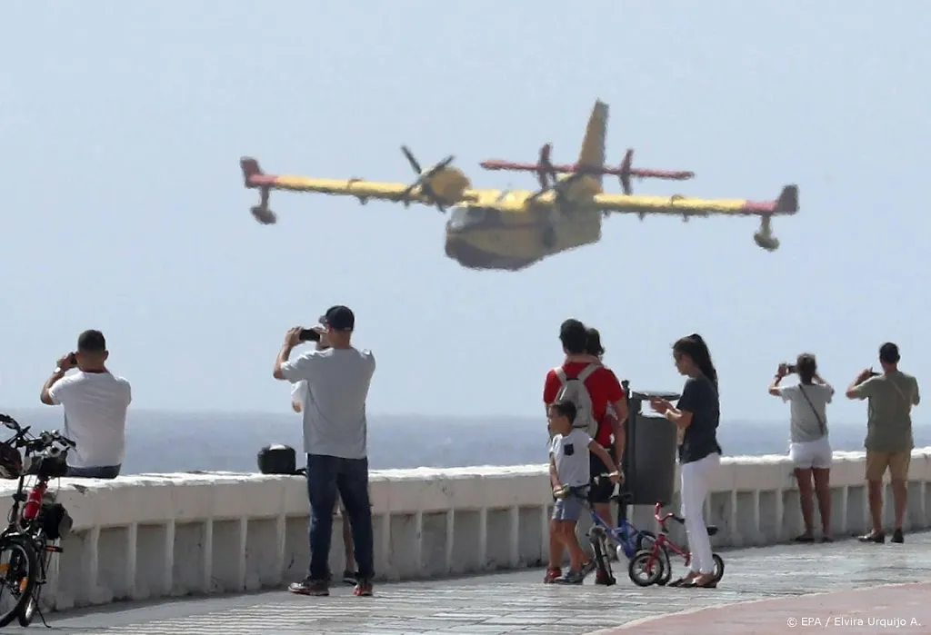 5000 evacuaties om bosbranden gran canaria1566183616