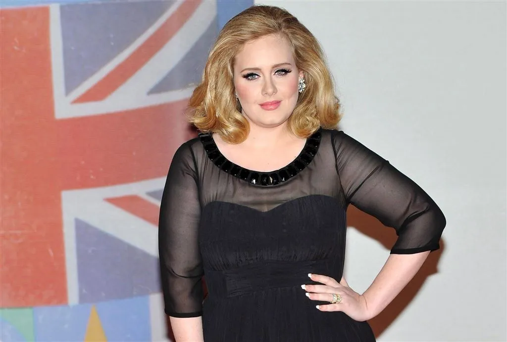 adele breekt weer record met hello1446149771