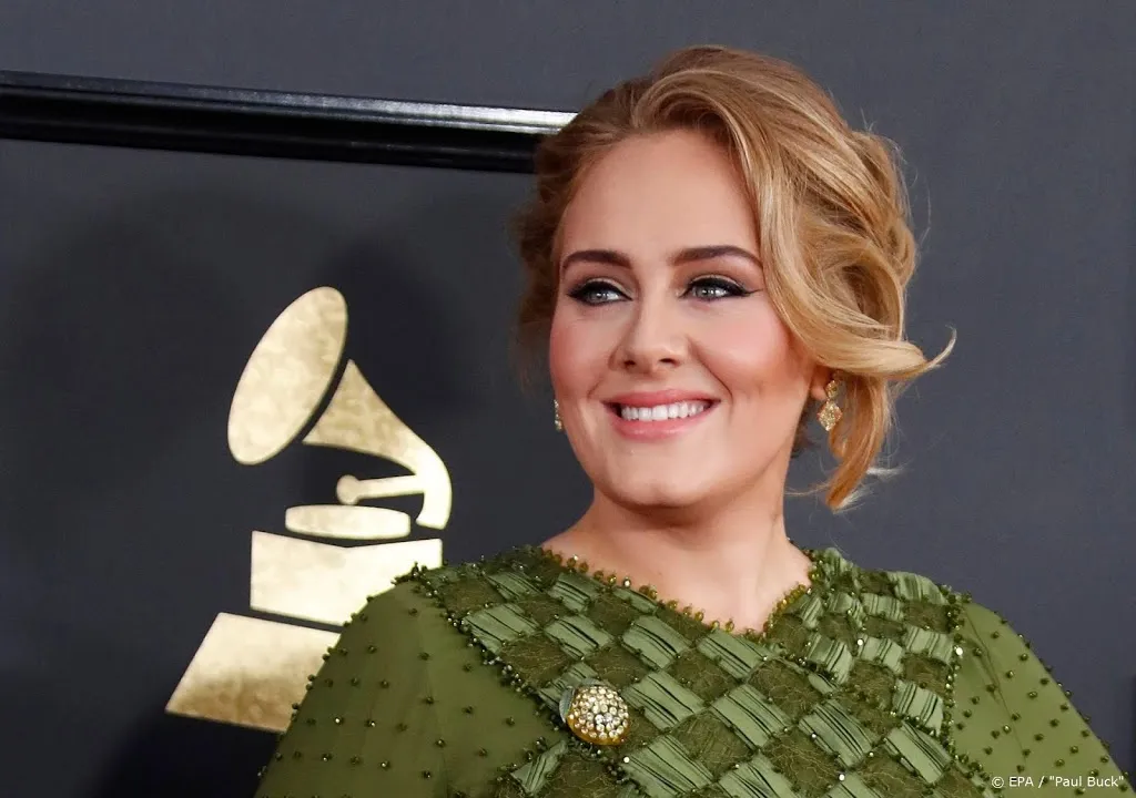 adele terug op twitter1574908334