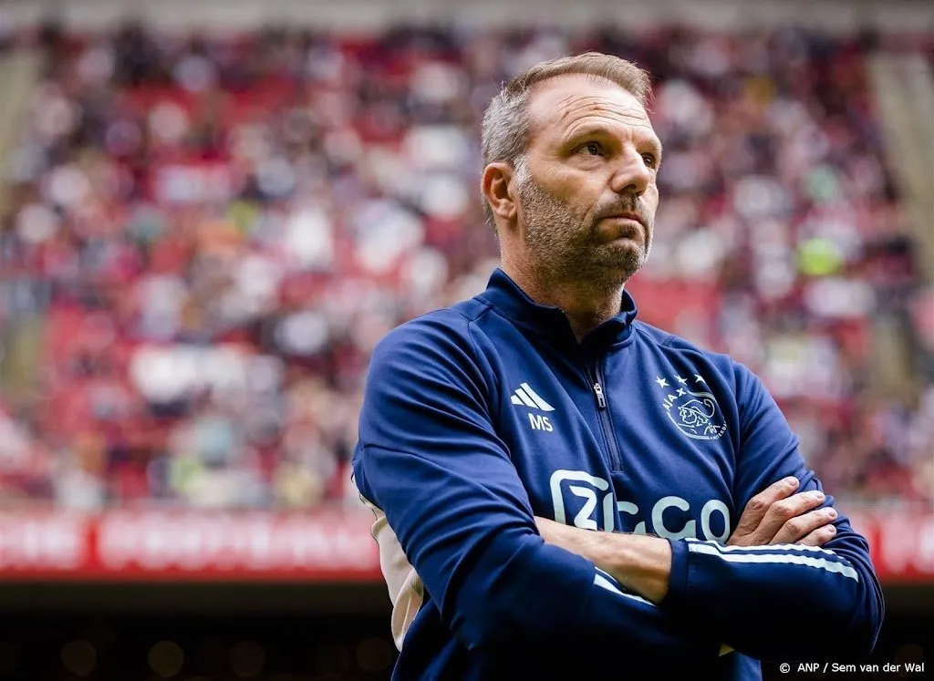 ajax trainer steijn ziet af van kort geding tegen van hooijdonk1692259009