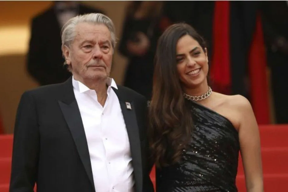 alain delon en convalescence apres un avc sa fille anouchka s exprime