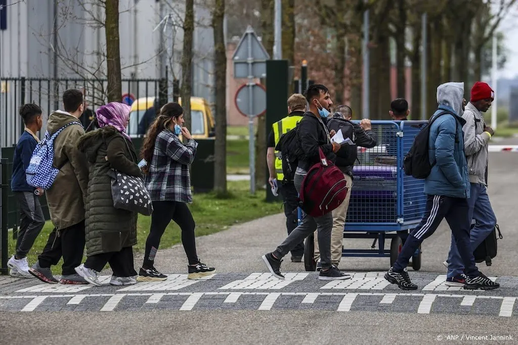 alkmaar neemt 150 asielzoekers over uit ter apel1650462848