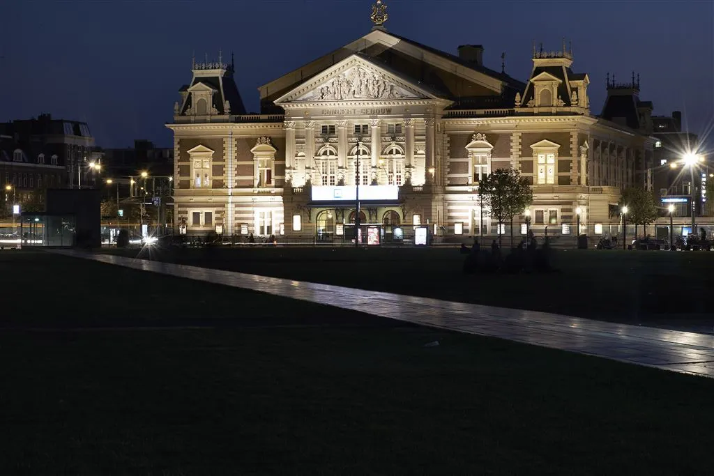 amsterdam neemt afscheid van zijn burgemeester1507859286