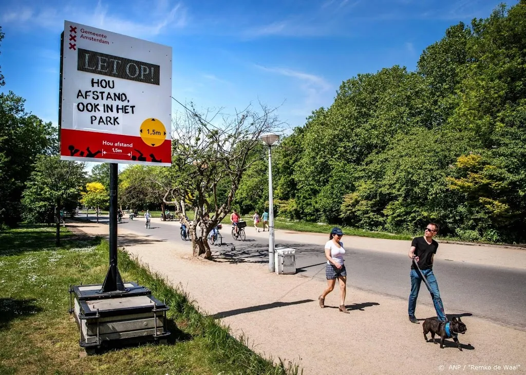 amsterdam richt straten en parken in op 15 meterregel1592563923