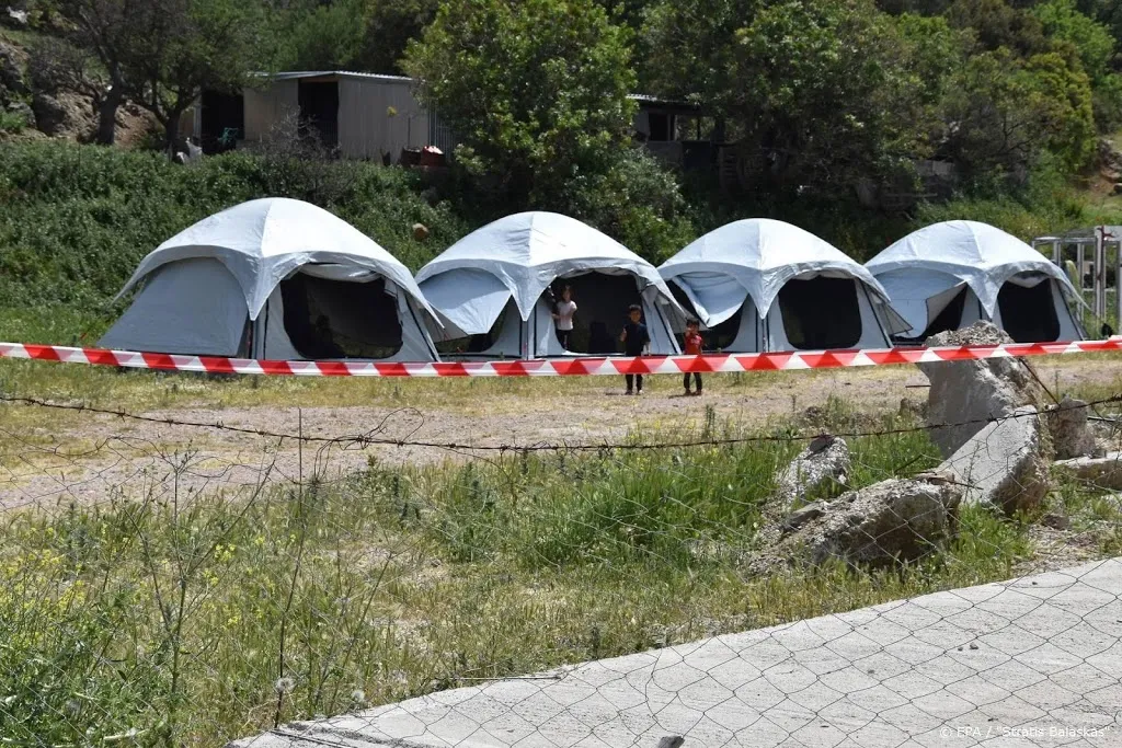 athene stelt coronavirus vast in kamp vol met migranten op eiland1597316413