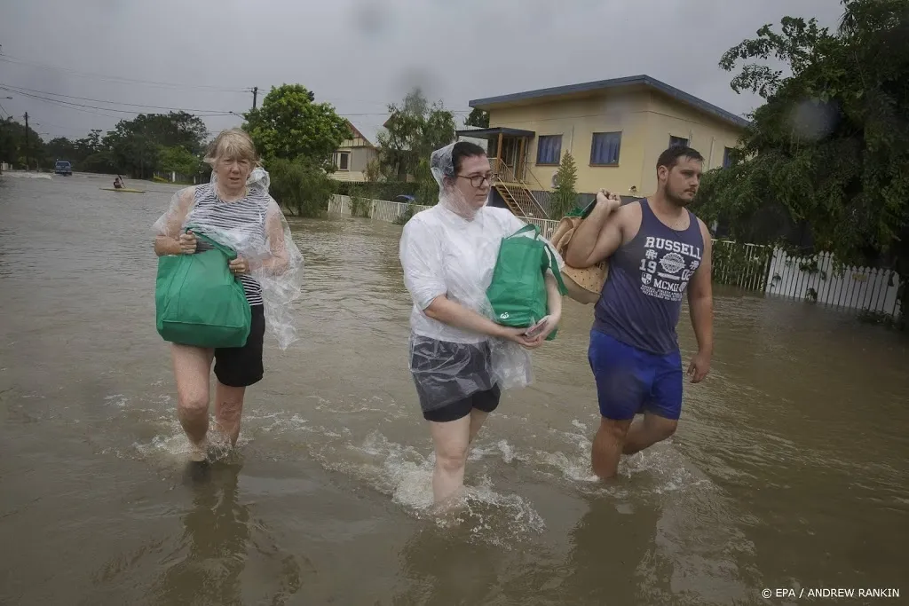 australische stad loopt onder door openen dam1549198100