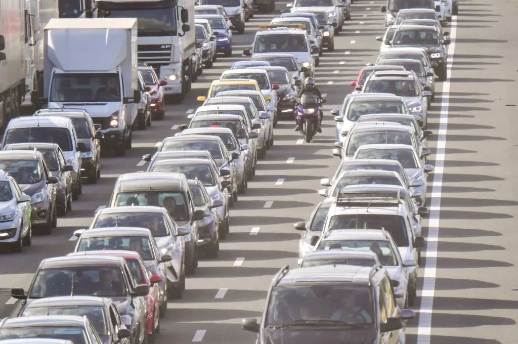 automobilisten massaal tegen verkeer in1531587137