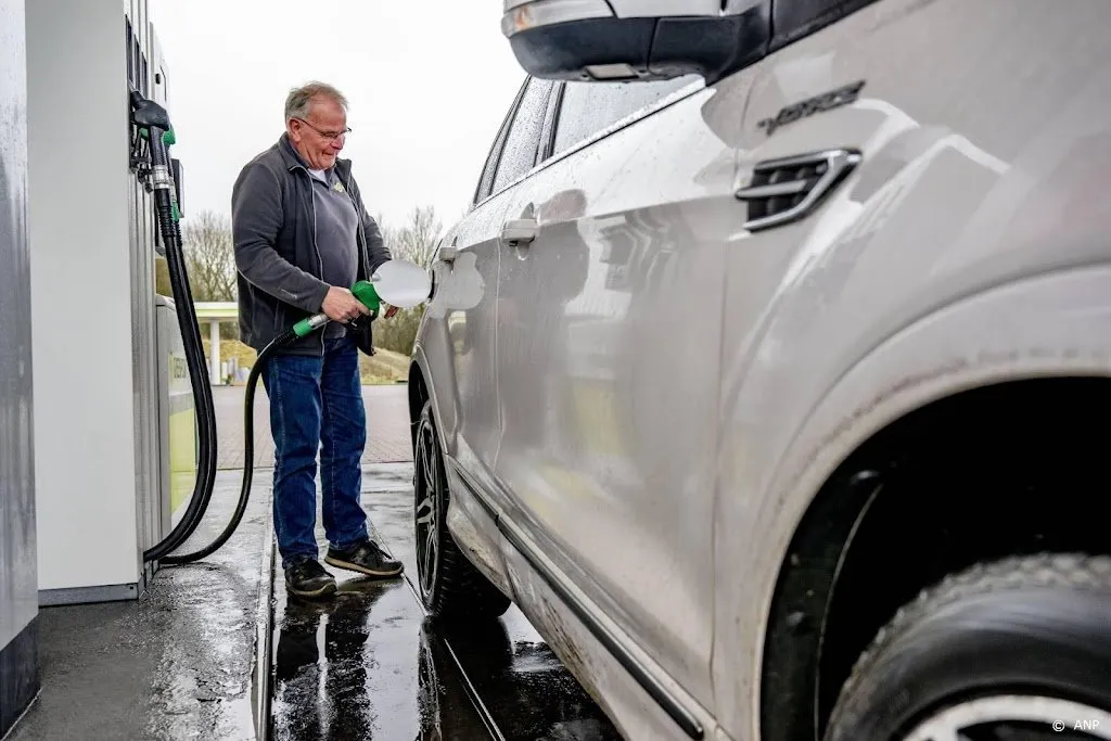 benzineprijzen maken reuzensprong naar meer dan 225 per liter1646158132